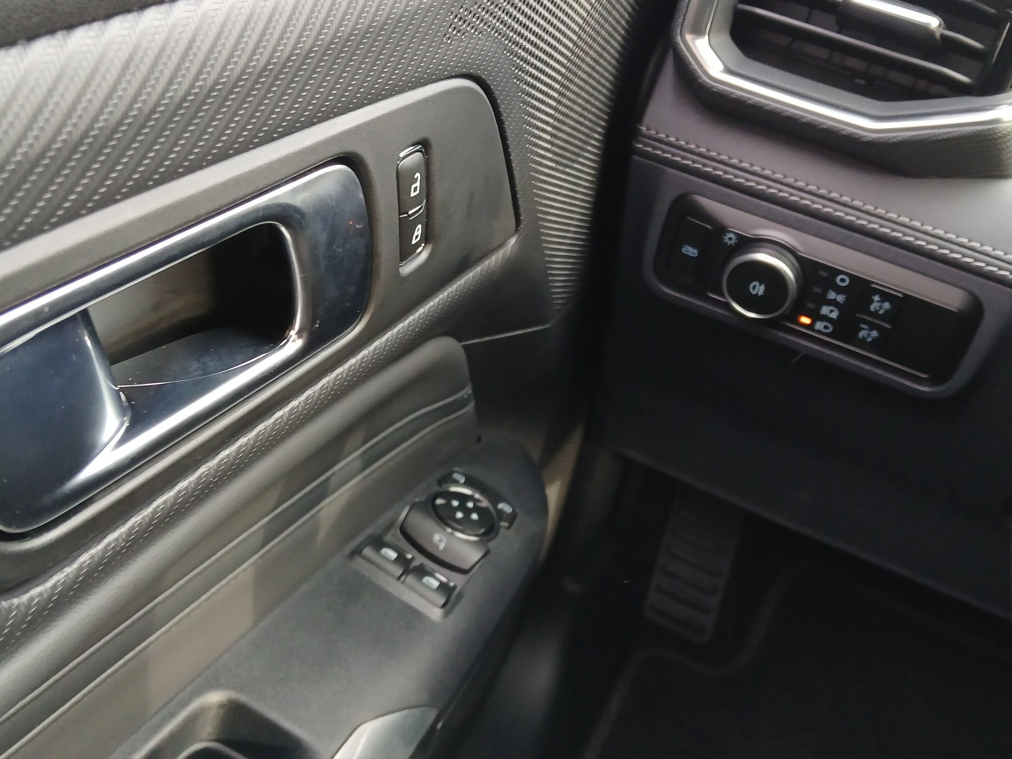 Ford Mustang 5.0 V8 GT Fastback AUTOMATIK NAVI LED