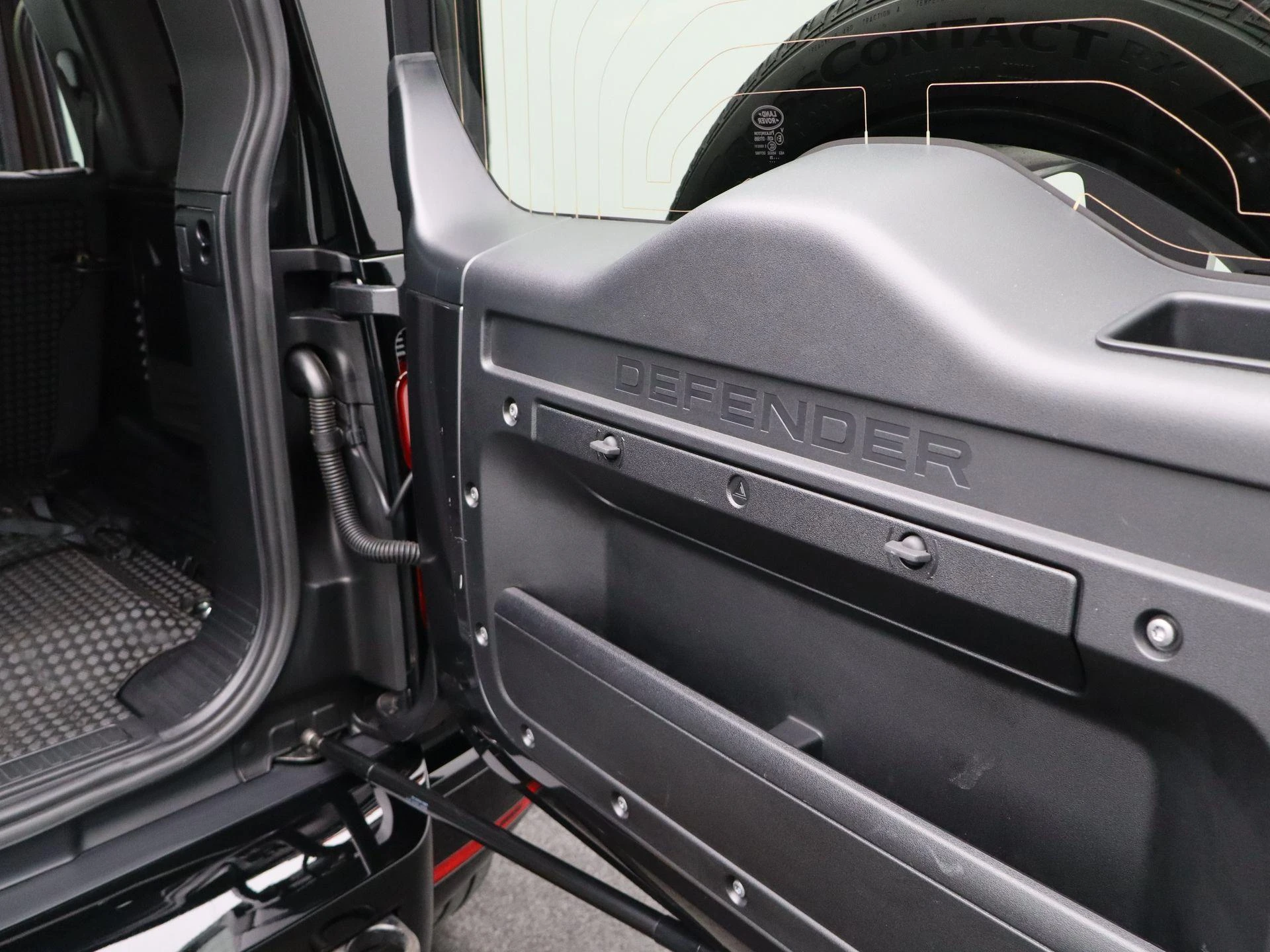 Land Rover-Defender-image-17