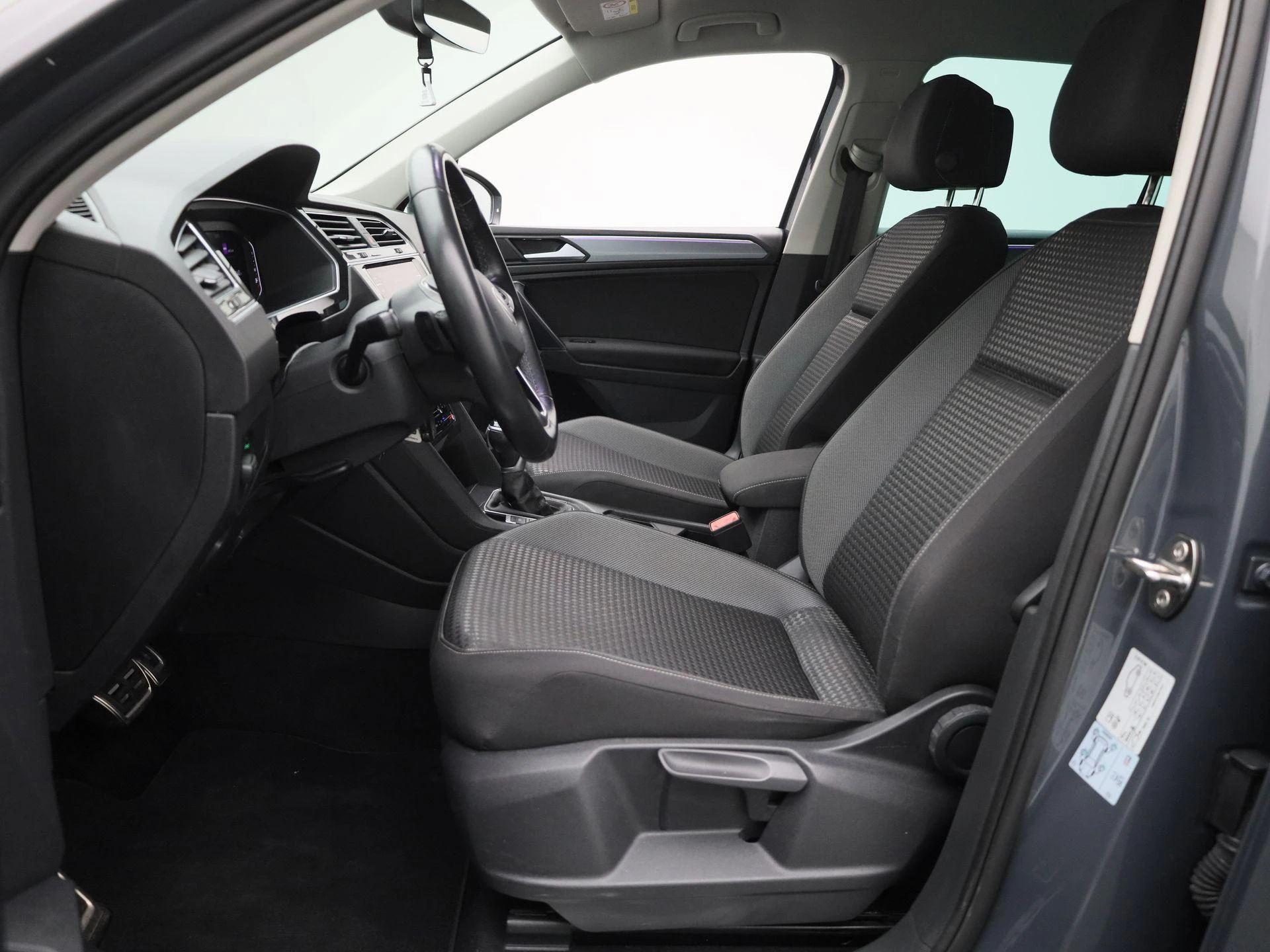 Volkswagen-Tiguan-image-9