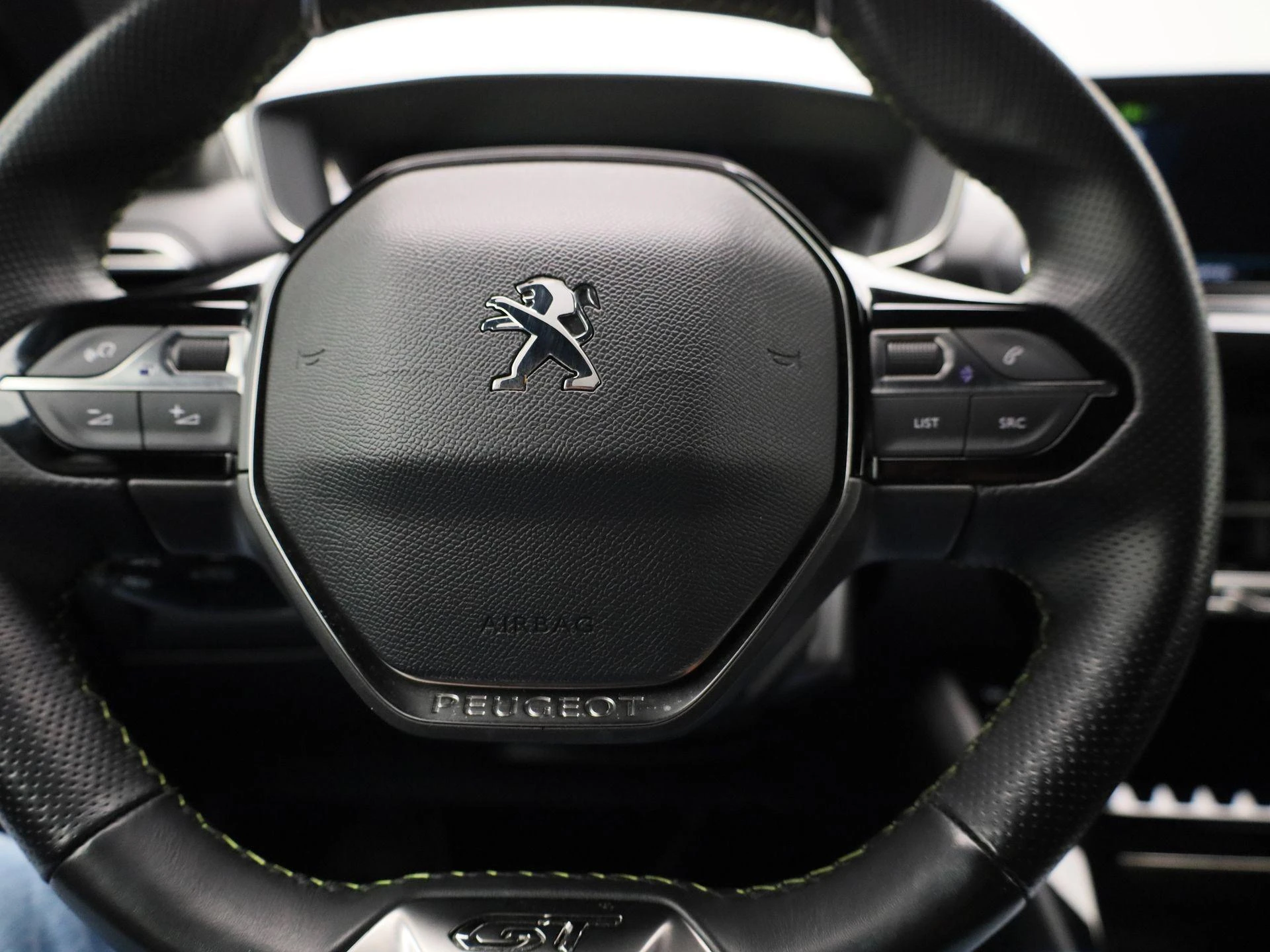 Peugeot e-208 - 30