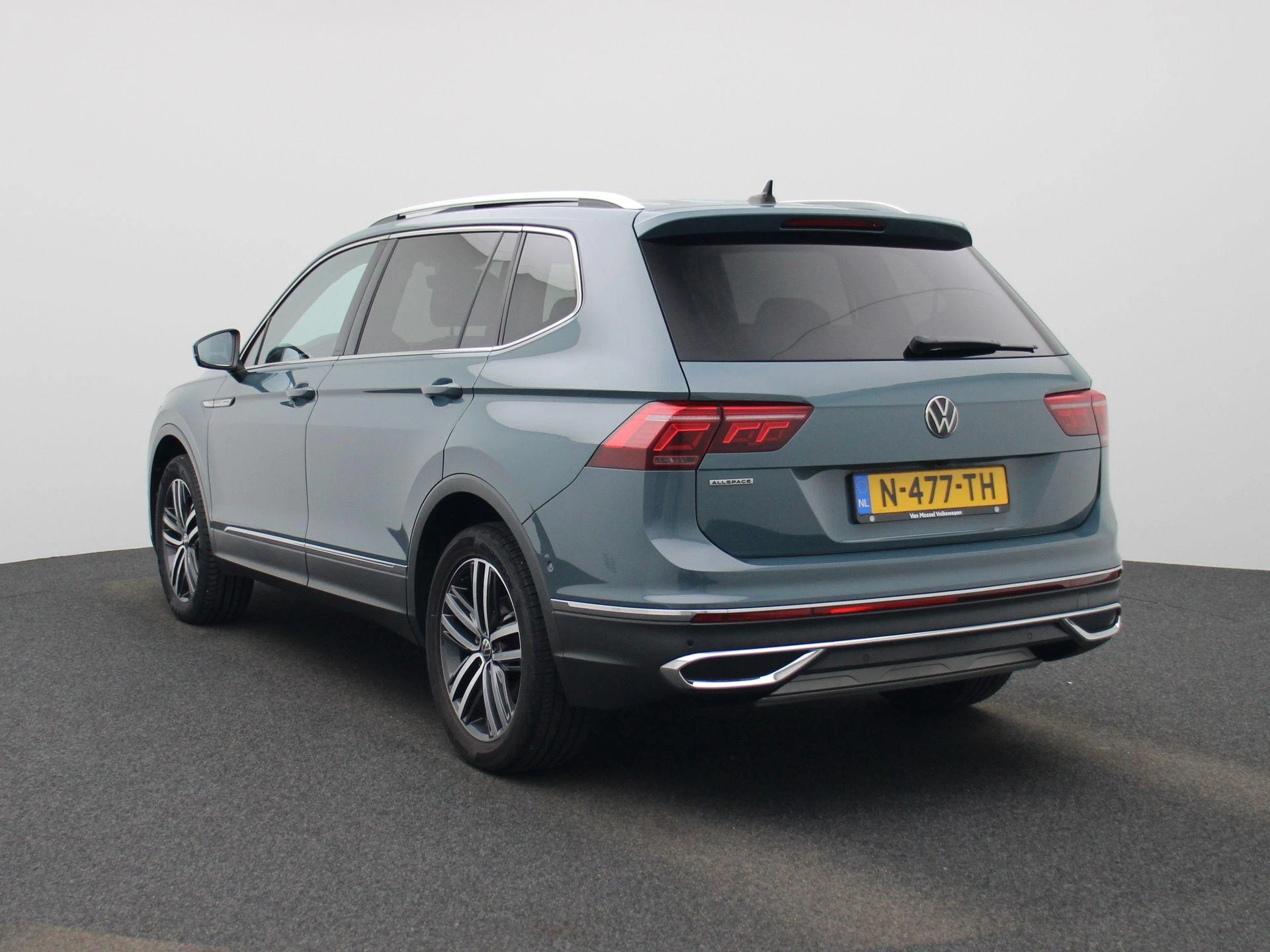 Volkswagen-Tiguan Allspace-image-3