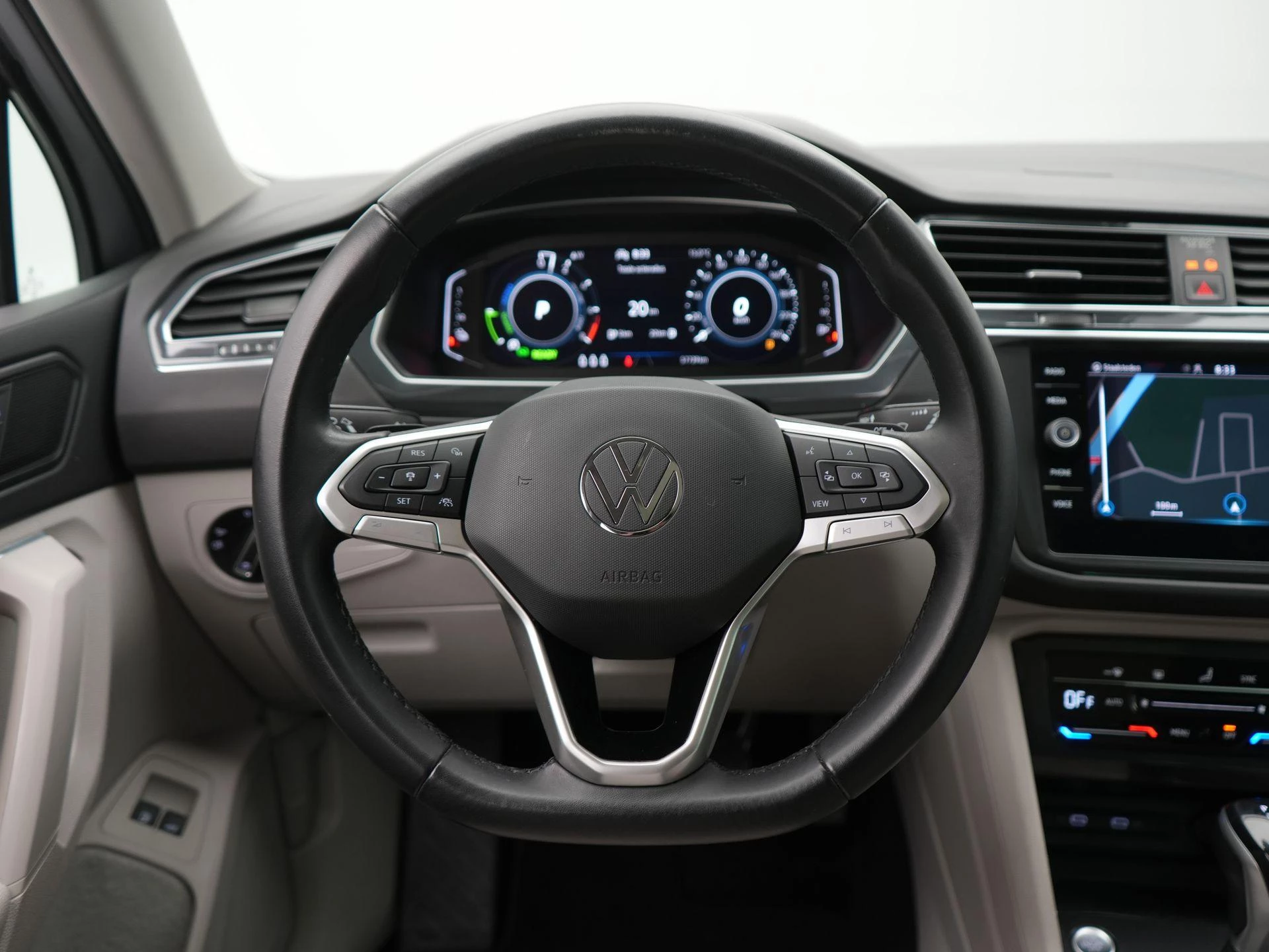 Volkswagen-Tiguan-image-7