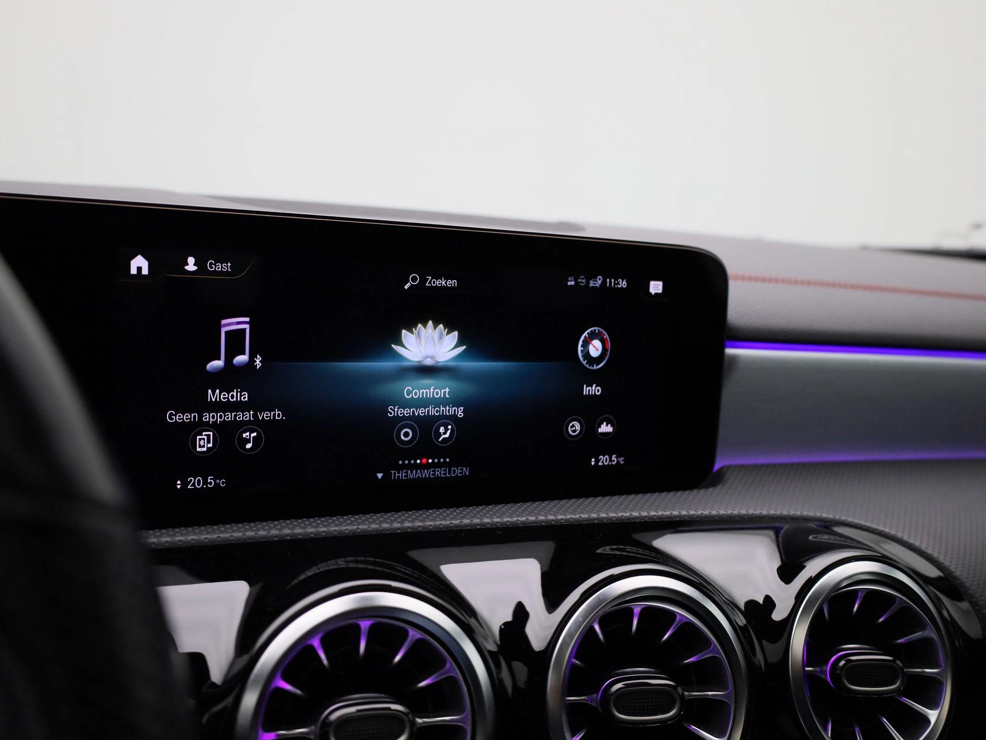 Mercedes-Benz-CLA-image-15