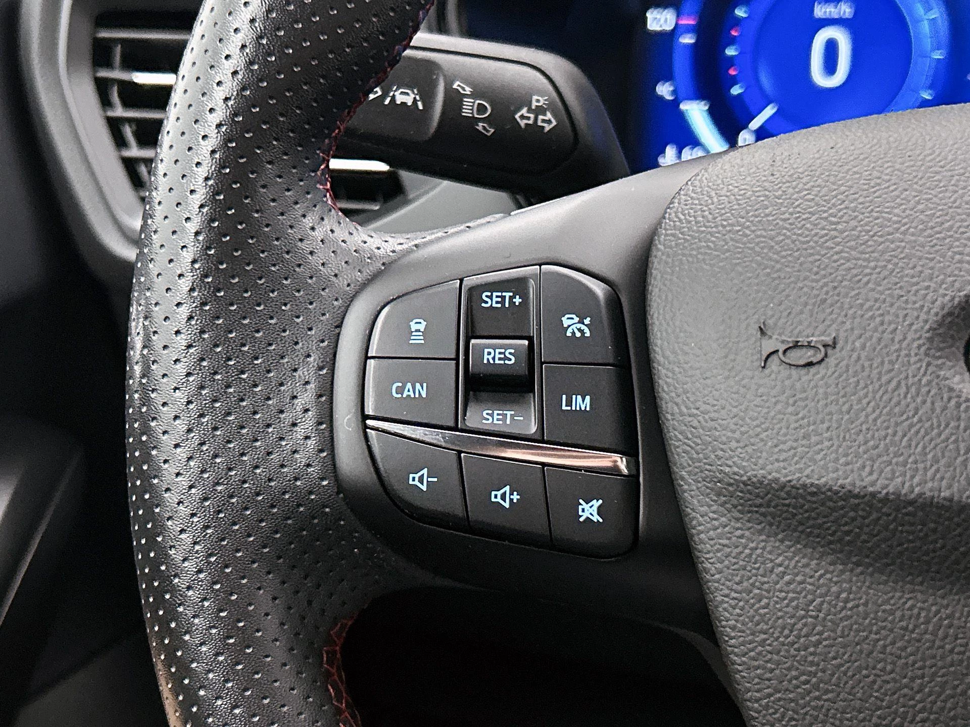 Ford Focus Wagon 1.0 EcoBoost Hybrid ST Line X