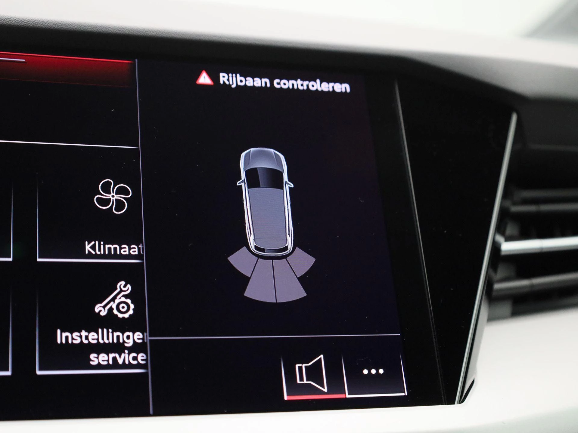 Audi-Q4 e-tron-image-31