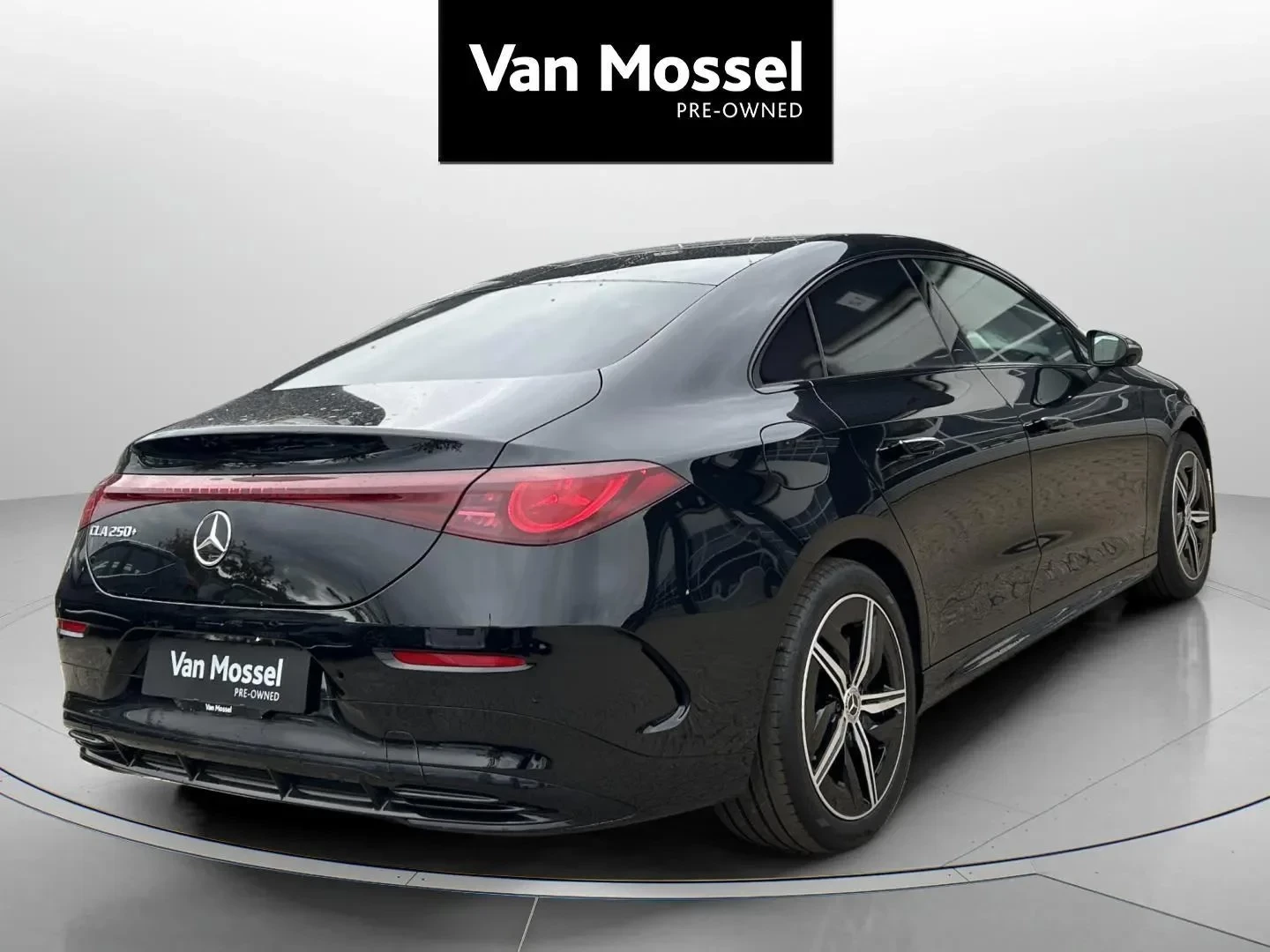 Mercedes-Benz-CLA-image-4