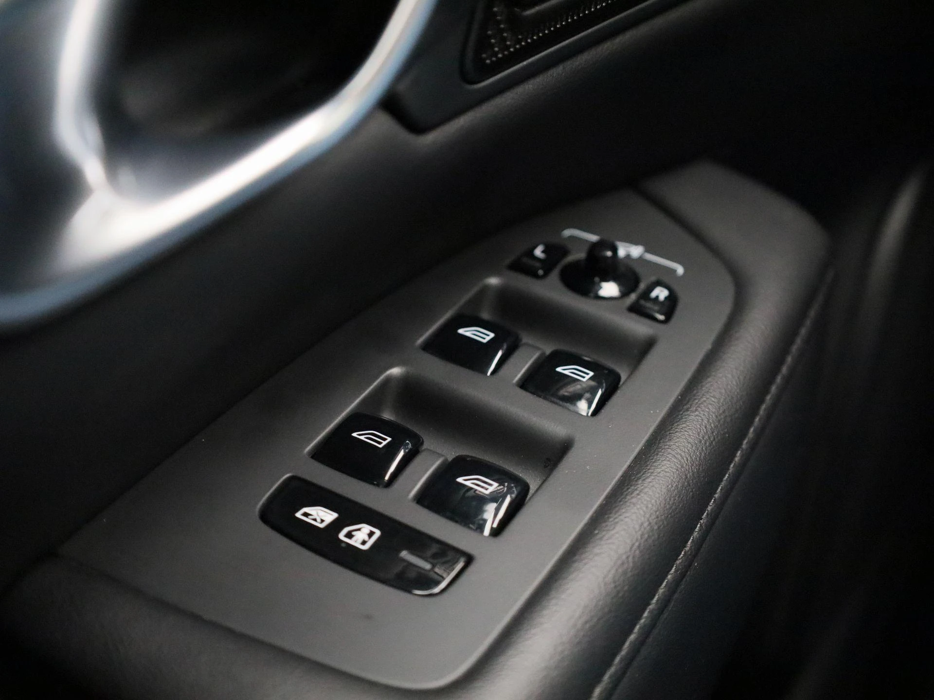Volvo-V90-image-30