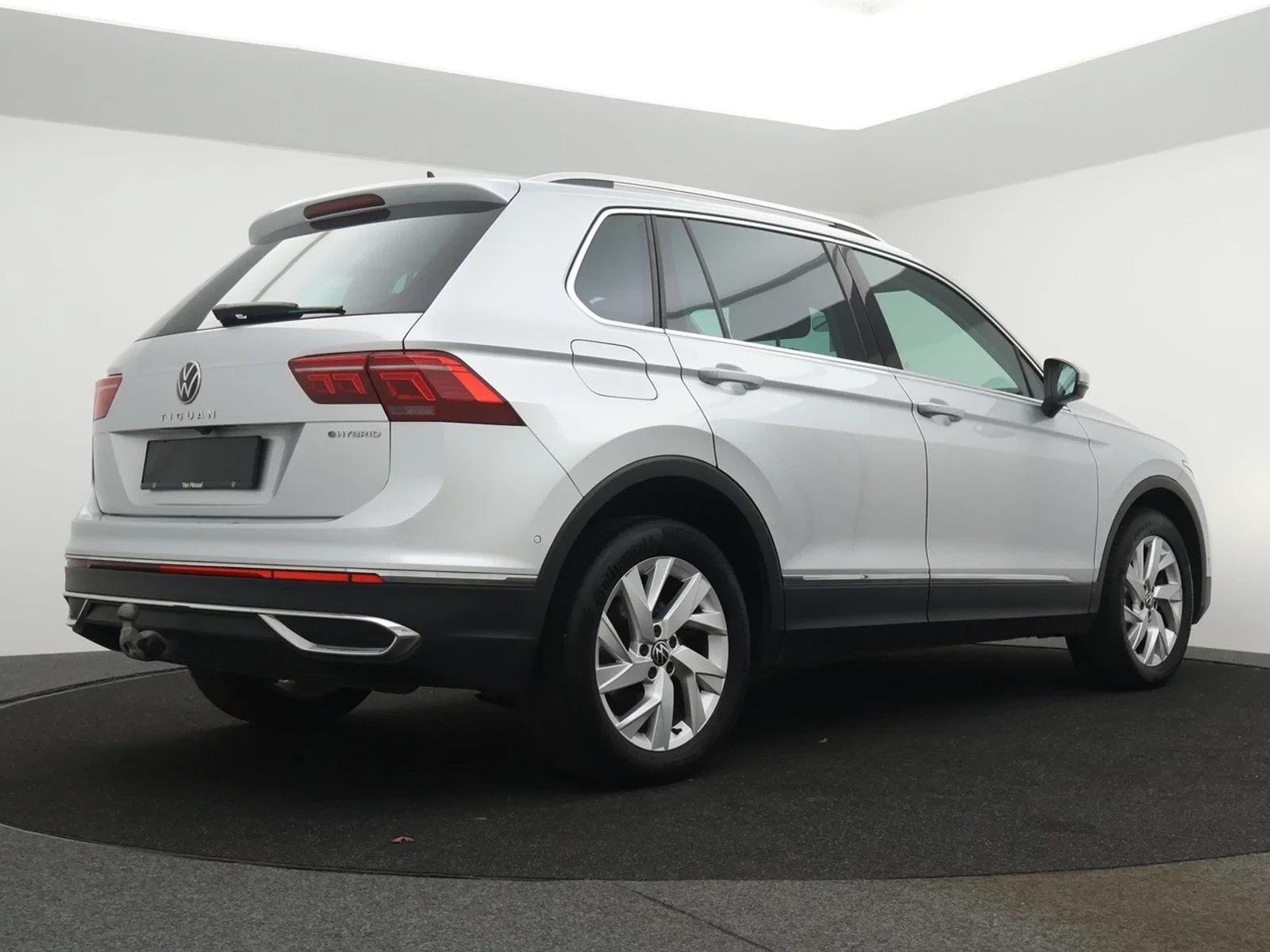 Volkswagen-Tiguan-image-1