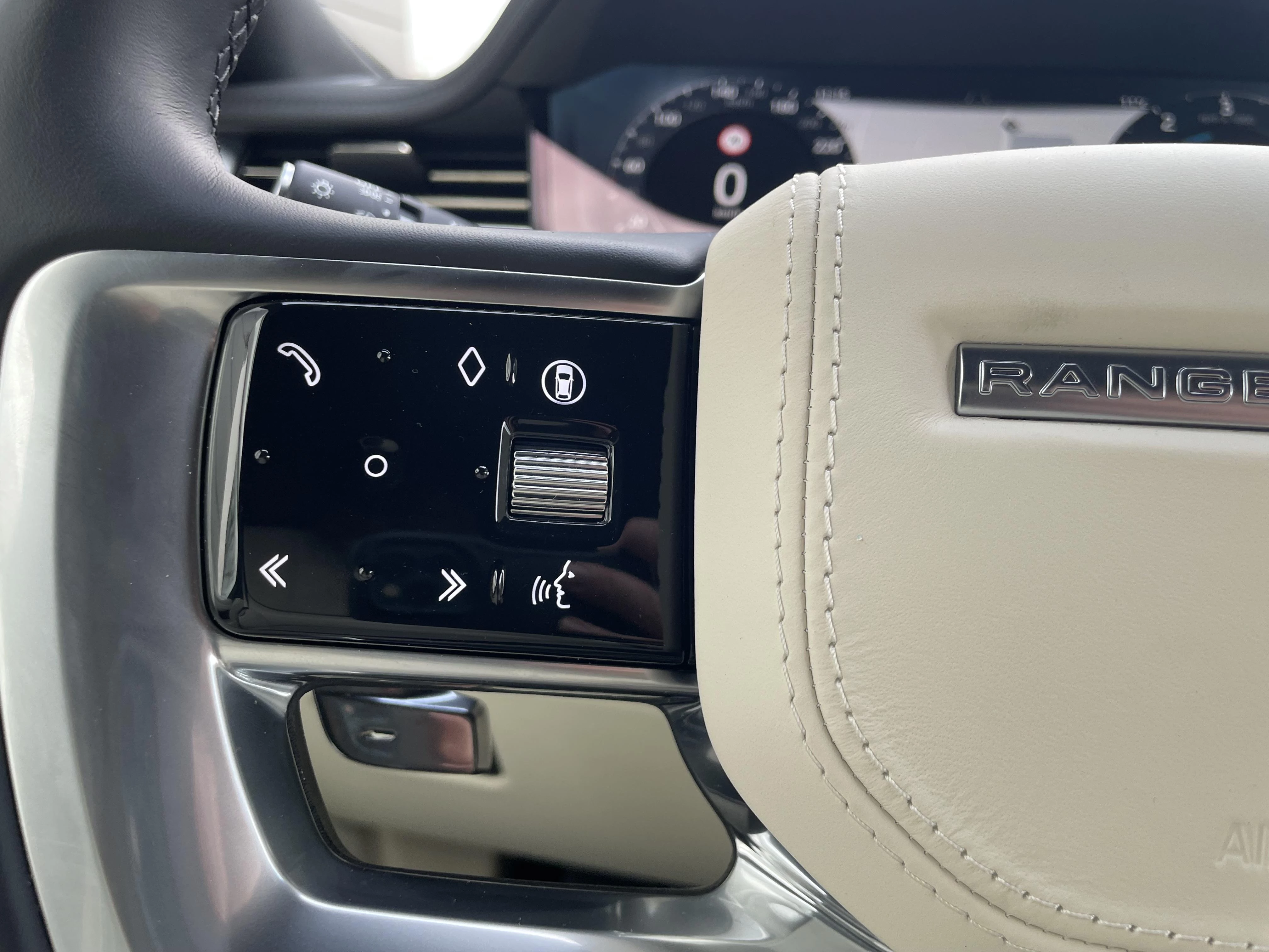 Land Rover Range Rover SWB P460e SE