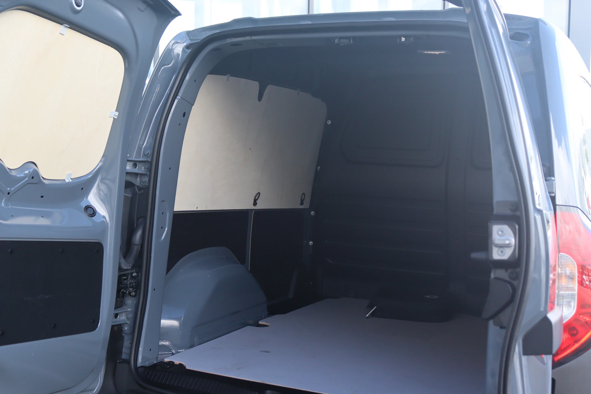 Mercedes-Benz-eCitan-image-3
