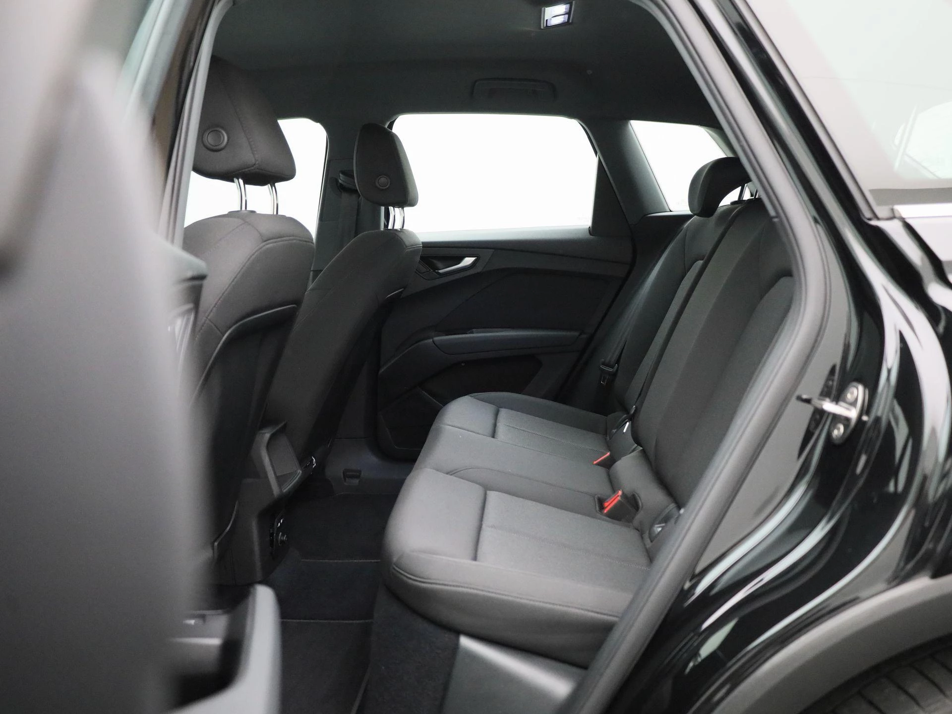 Audi-Q4 e-tron-image-11
