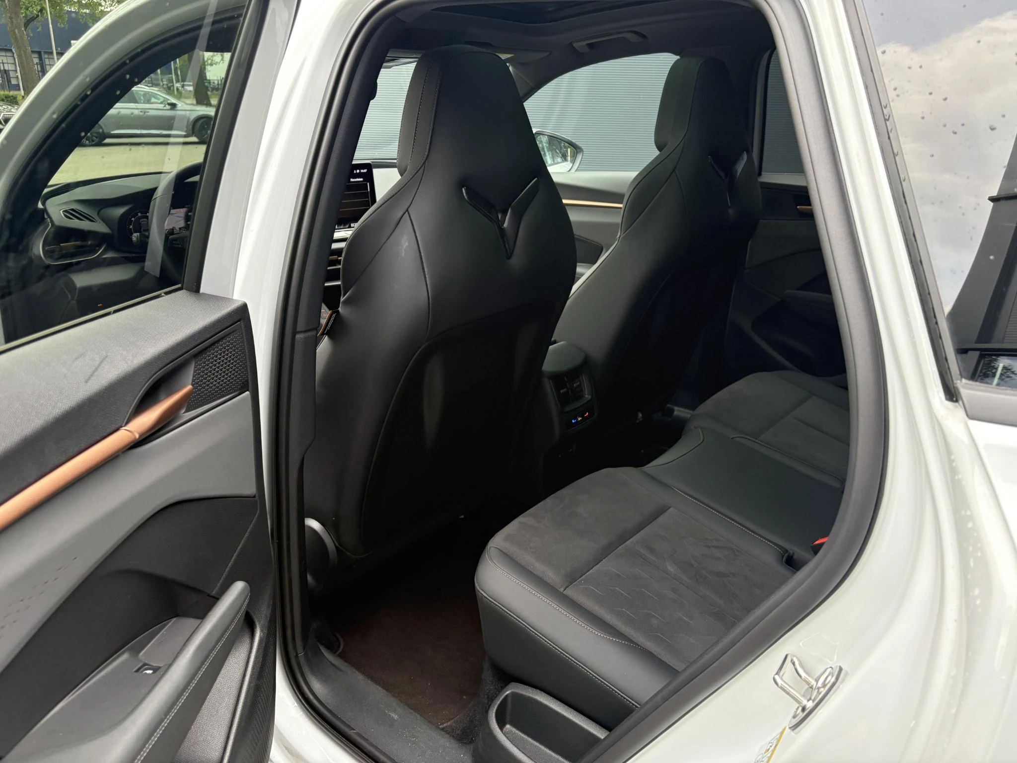 CUPRA Terramar 1.5 TSI e-Hybrid Business