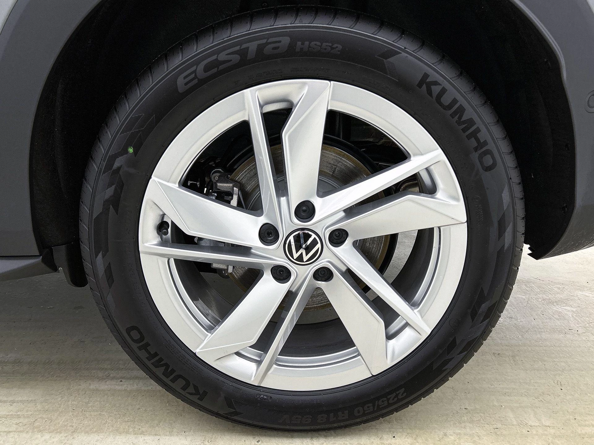 Volkswagen-T-Roc-image-29