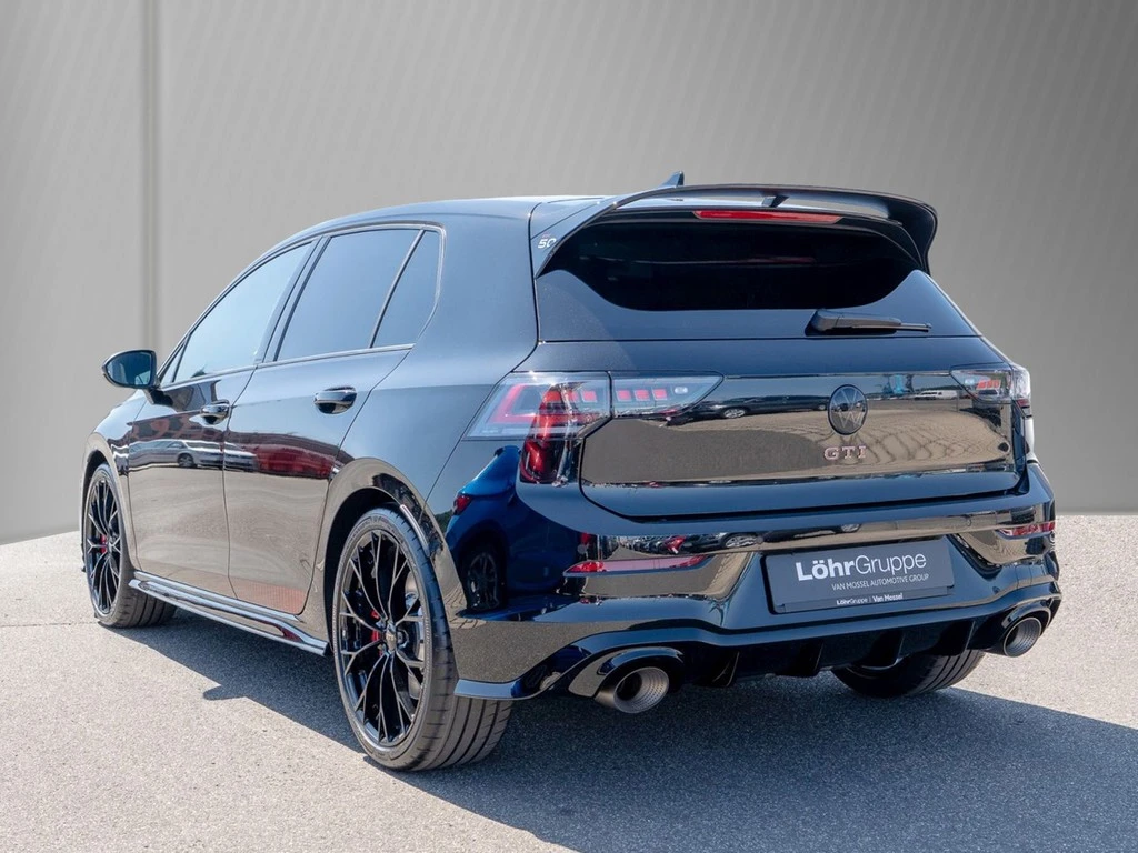 Volkswagen-Golf-image-3