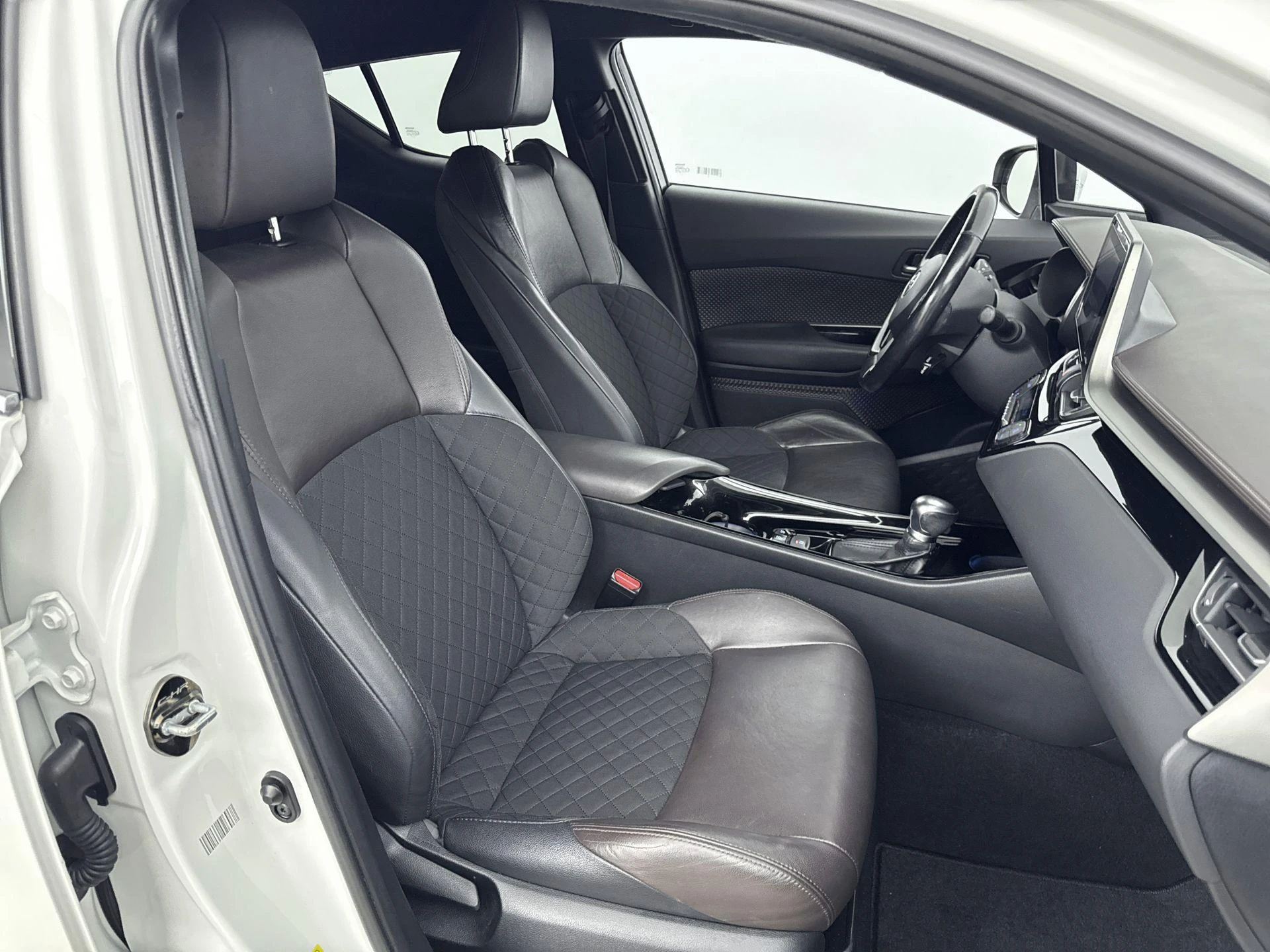 Toyota-C-HR-image-26