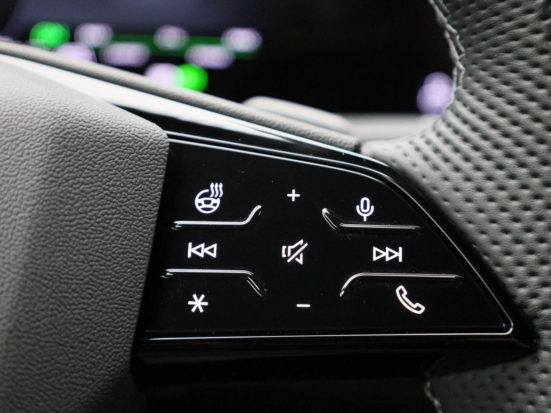 Audi-Q6 e-tron-image-27