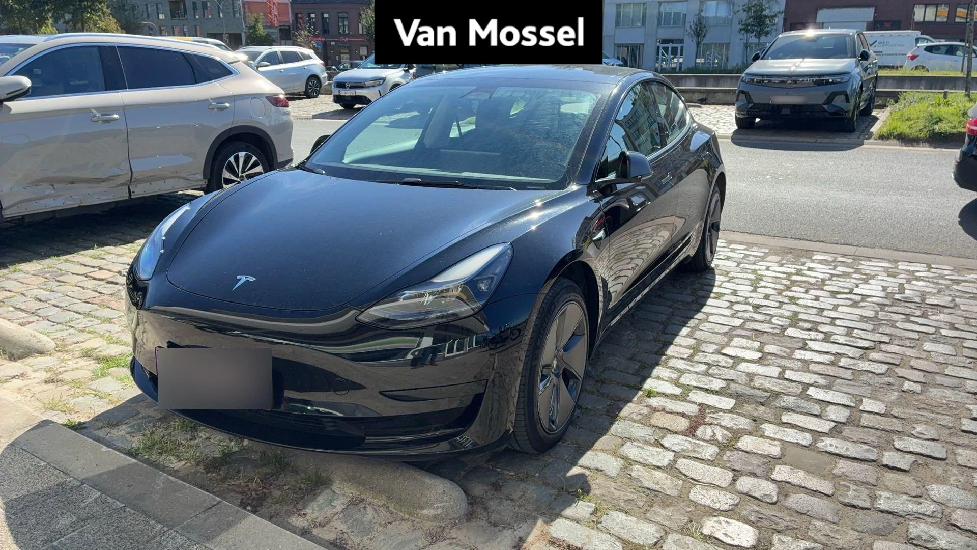 Tesla-Model 3-image-0