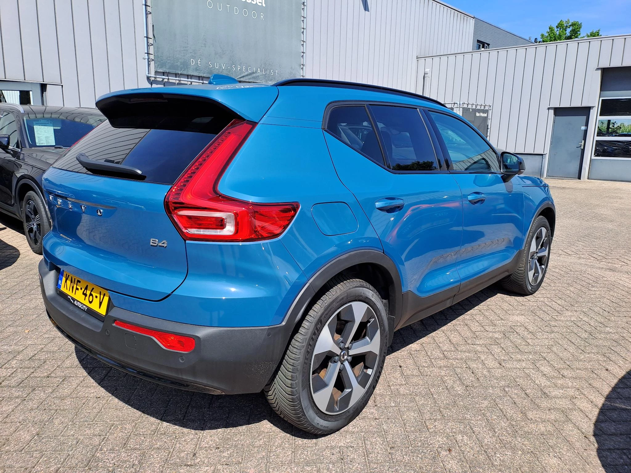 Volvo XC40 2.0 B4 Plus Dark