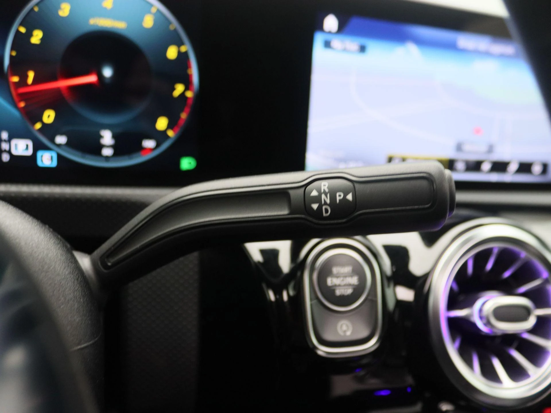 Mercedes-Benz-A-Klasse-image-9