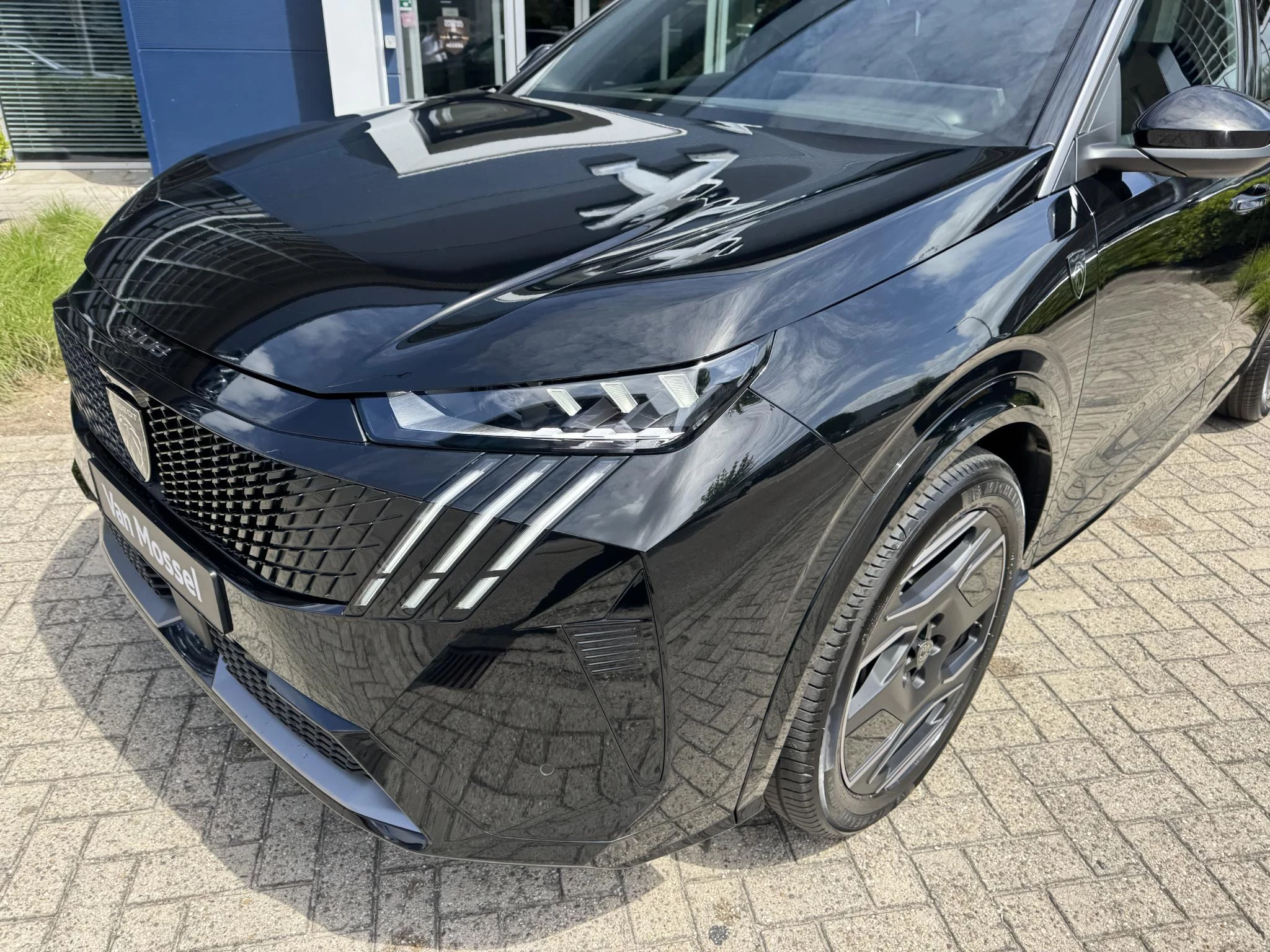 Peugeot e-3008 GT Long Range 230 97 kWh