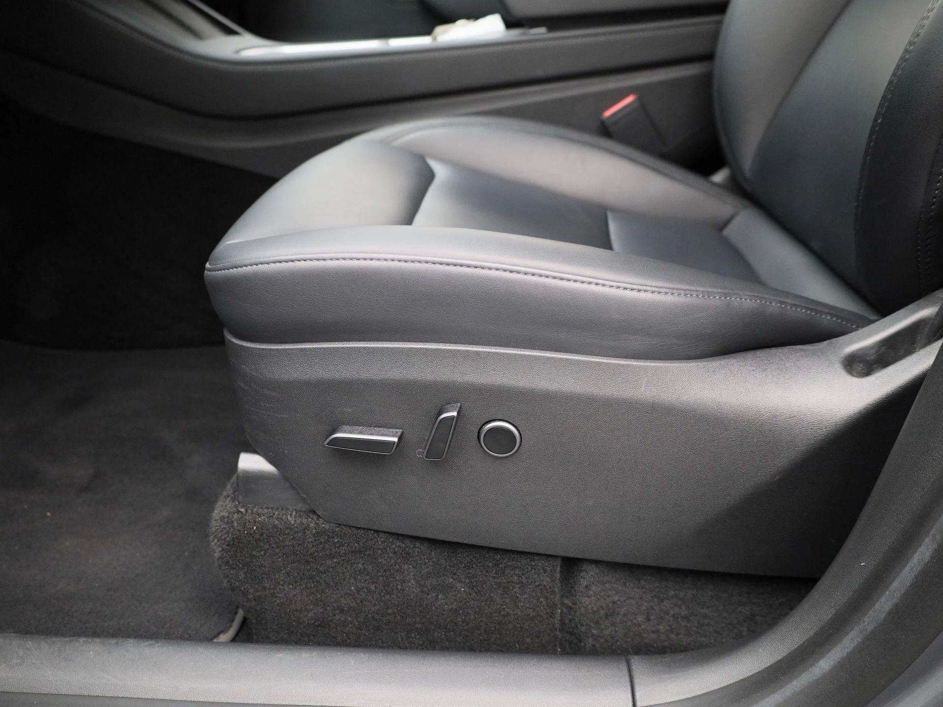 Tesla-Model Y-image-23