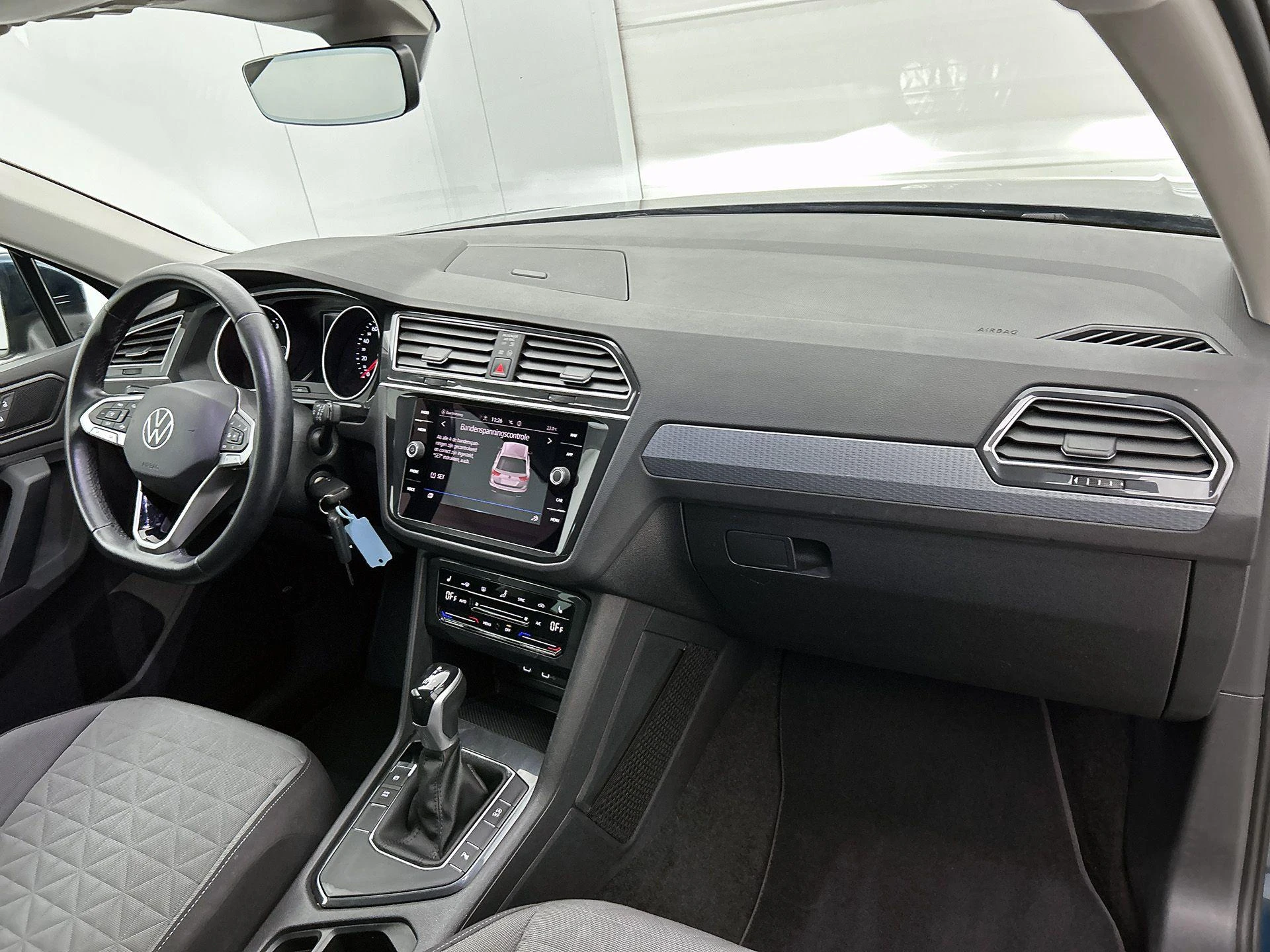 Volkswagen-Tiguan-image-19