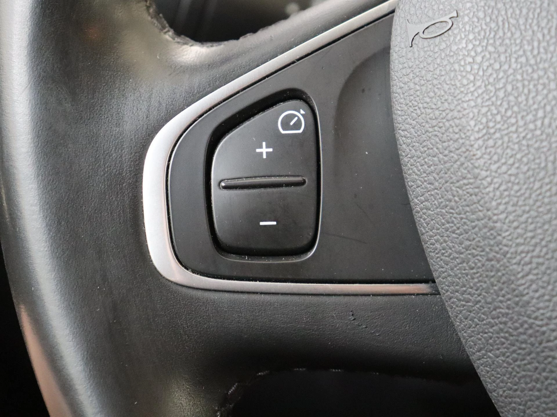 Renault-Captur-image-12