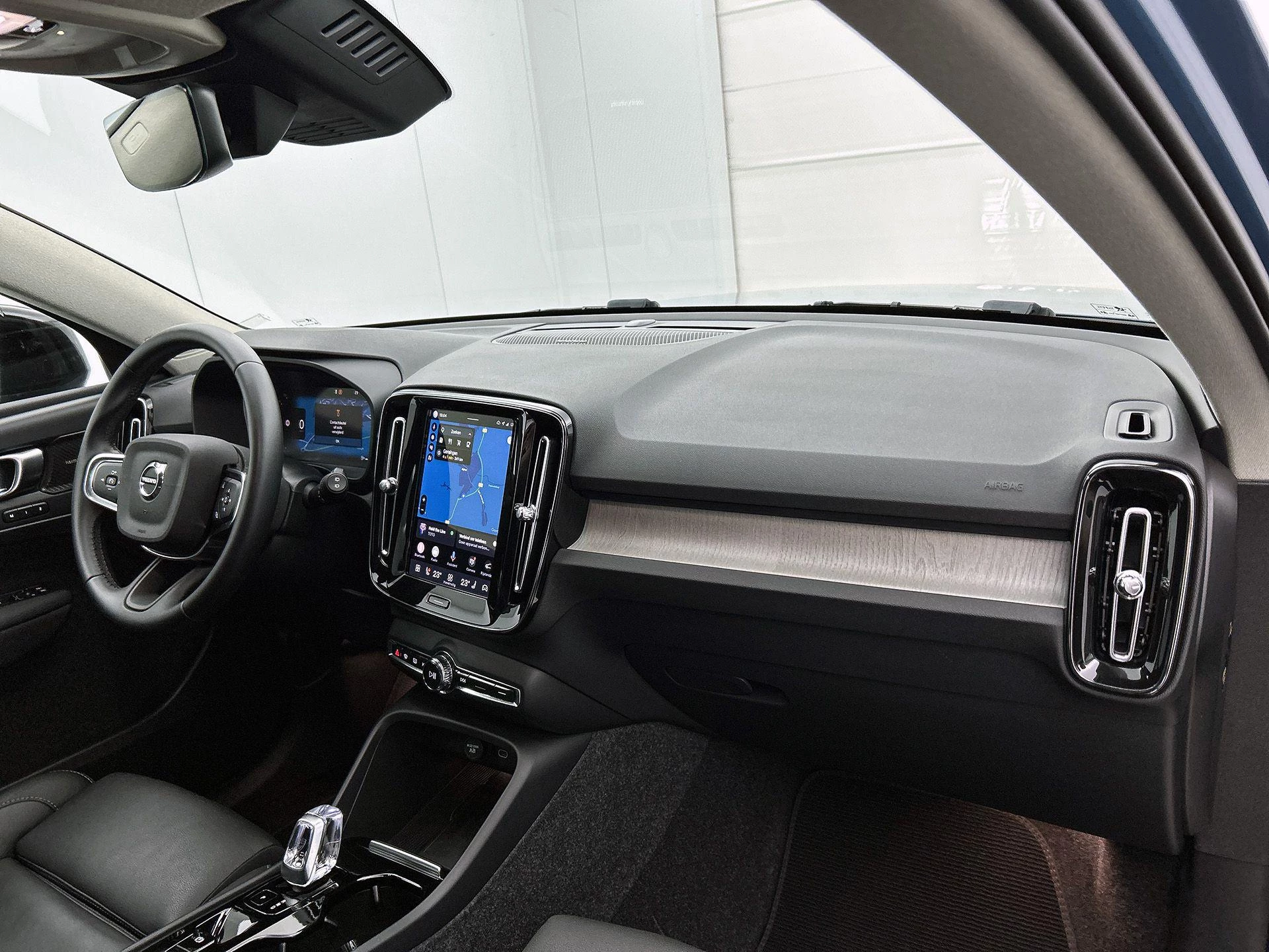 Volvo XC40 2.0 B4 Plus Dark