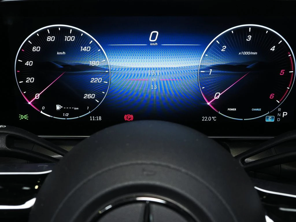 Mercedes-Benz-GLC 200 d-image-5