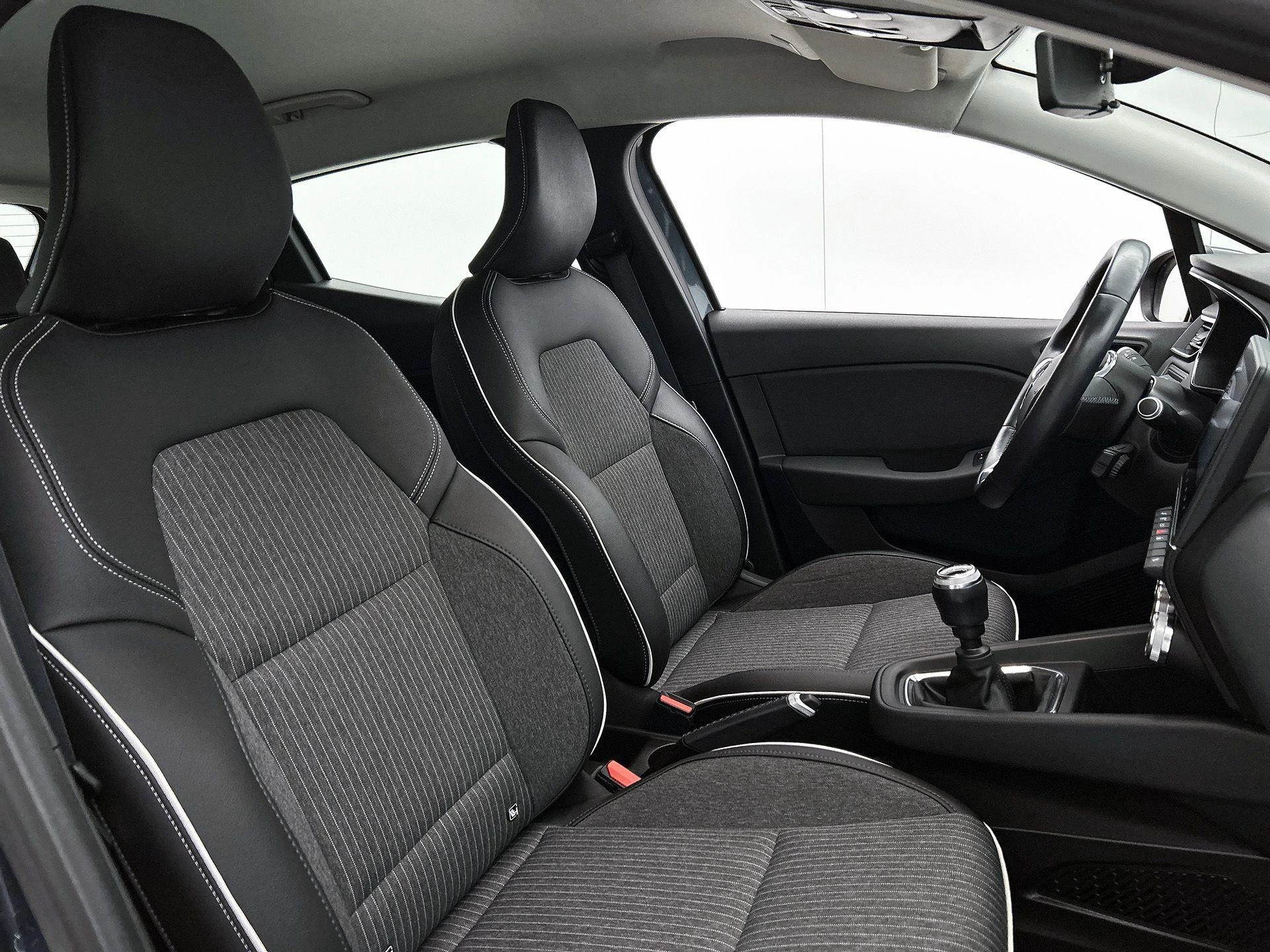 Renault-Clio-image-34