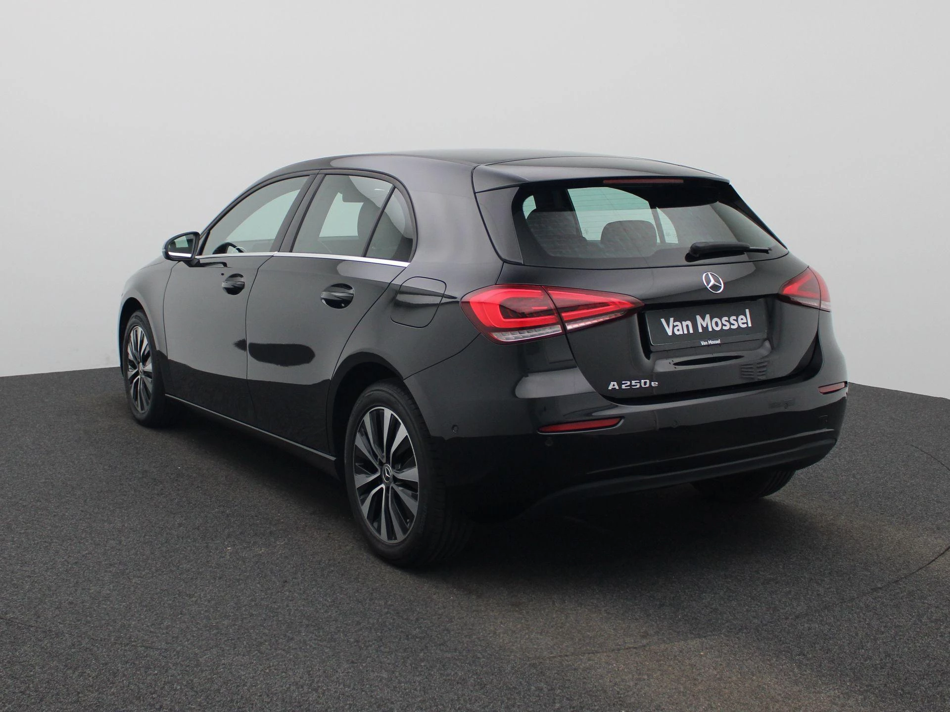 Mercedes-Benz A-Klasse 250 e Business Line