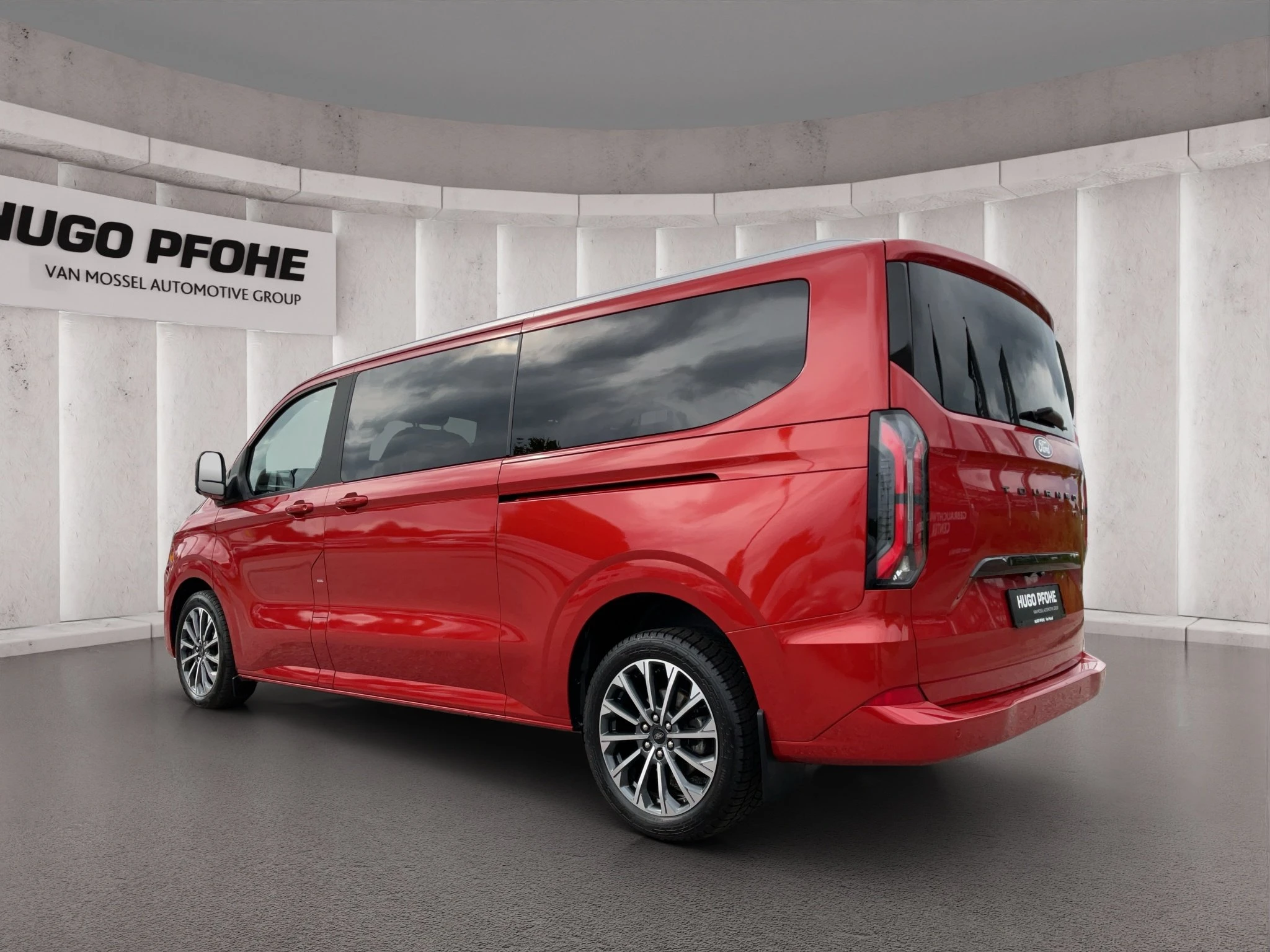 Ford-Tourneo Custom-image-2