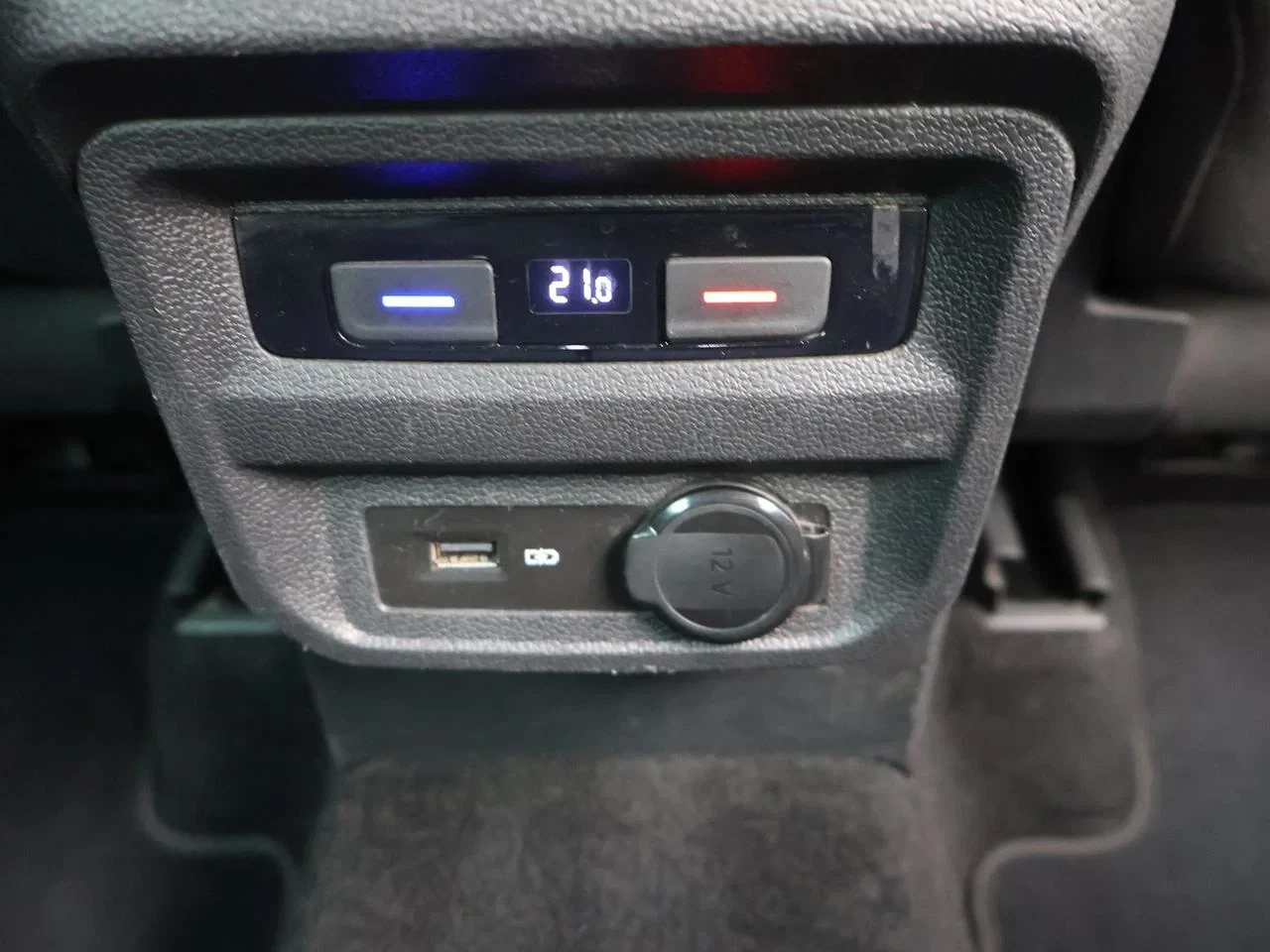 Volkswagen-Tiguan-image-9