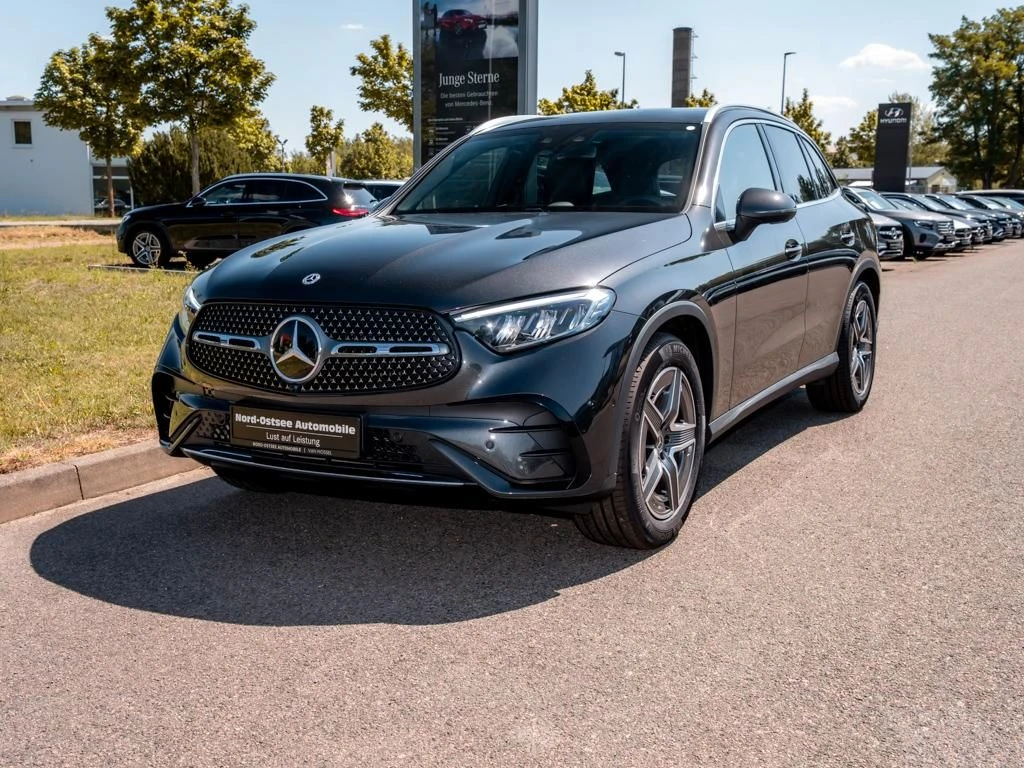 Mercedes-Benz-GLC 300 d-image-7