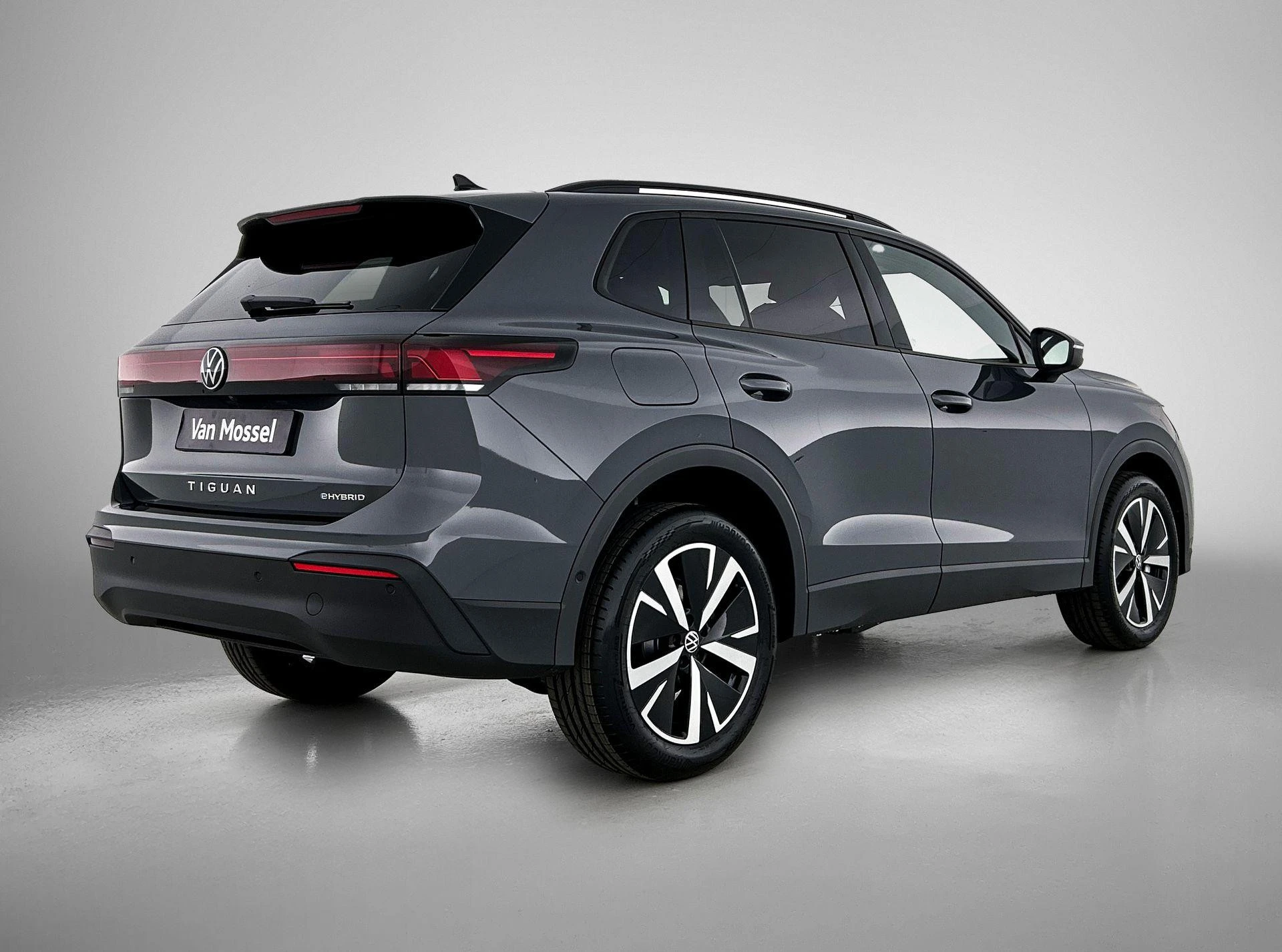 Volkswagen-Tiguan-image-3