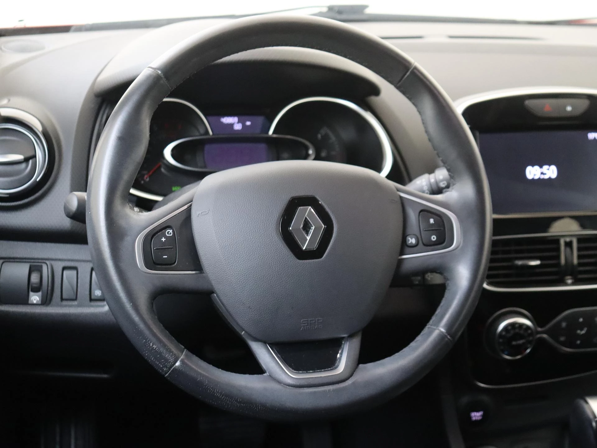 Renault-Clio-image-12