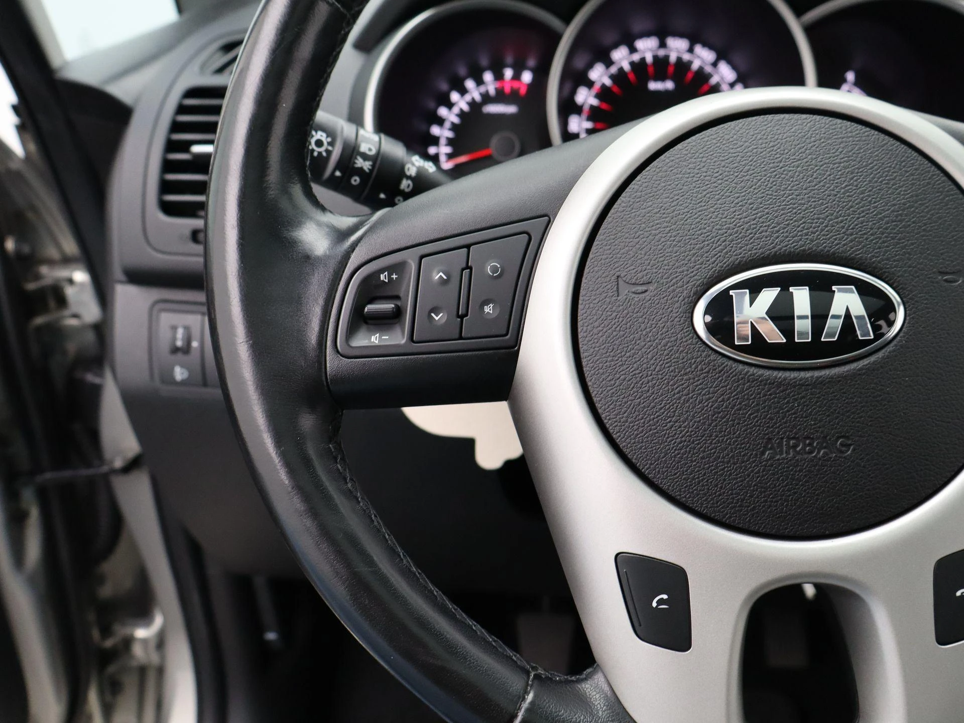 Kia-Venga-image-19