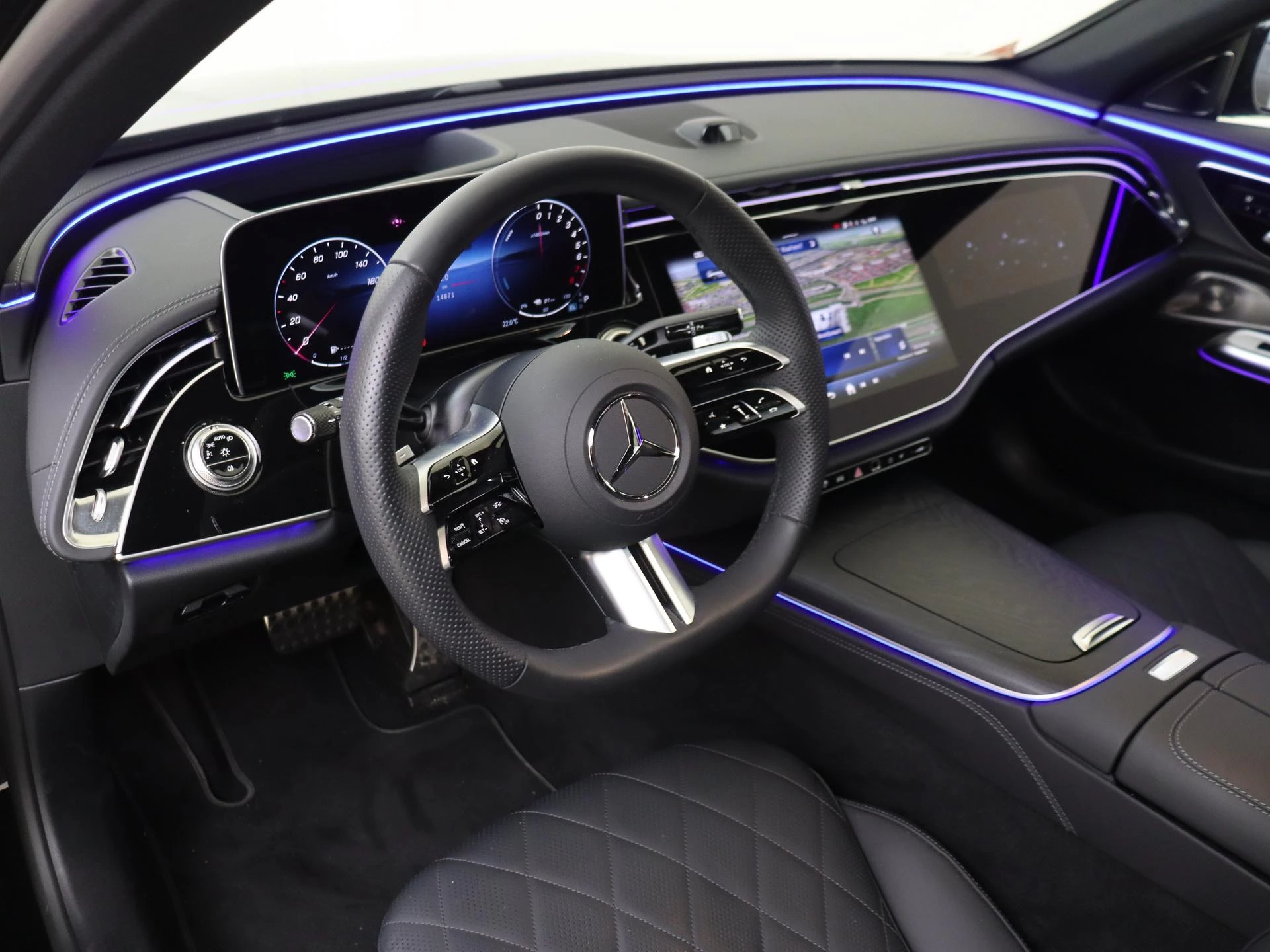 Mercedes-Benz-E-Klasse-image-11