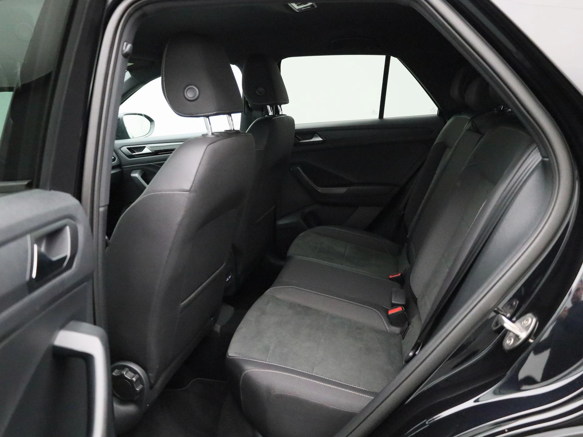 Volkswagen-T-Roc-image-9