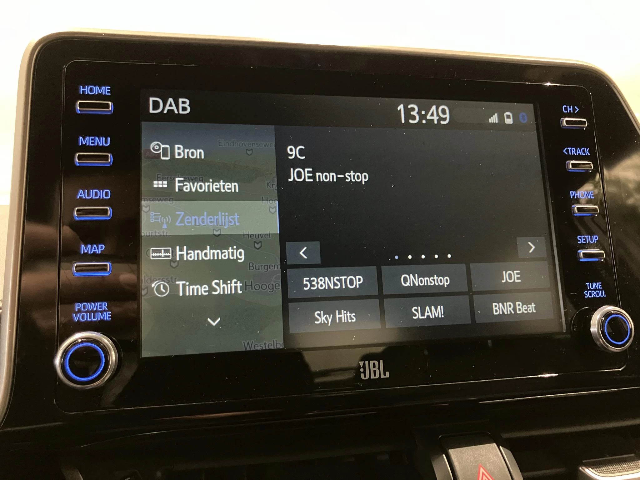 Toyota-C-HR-image-28