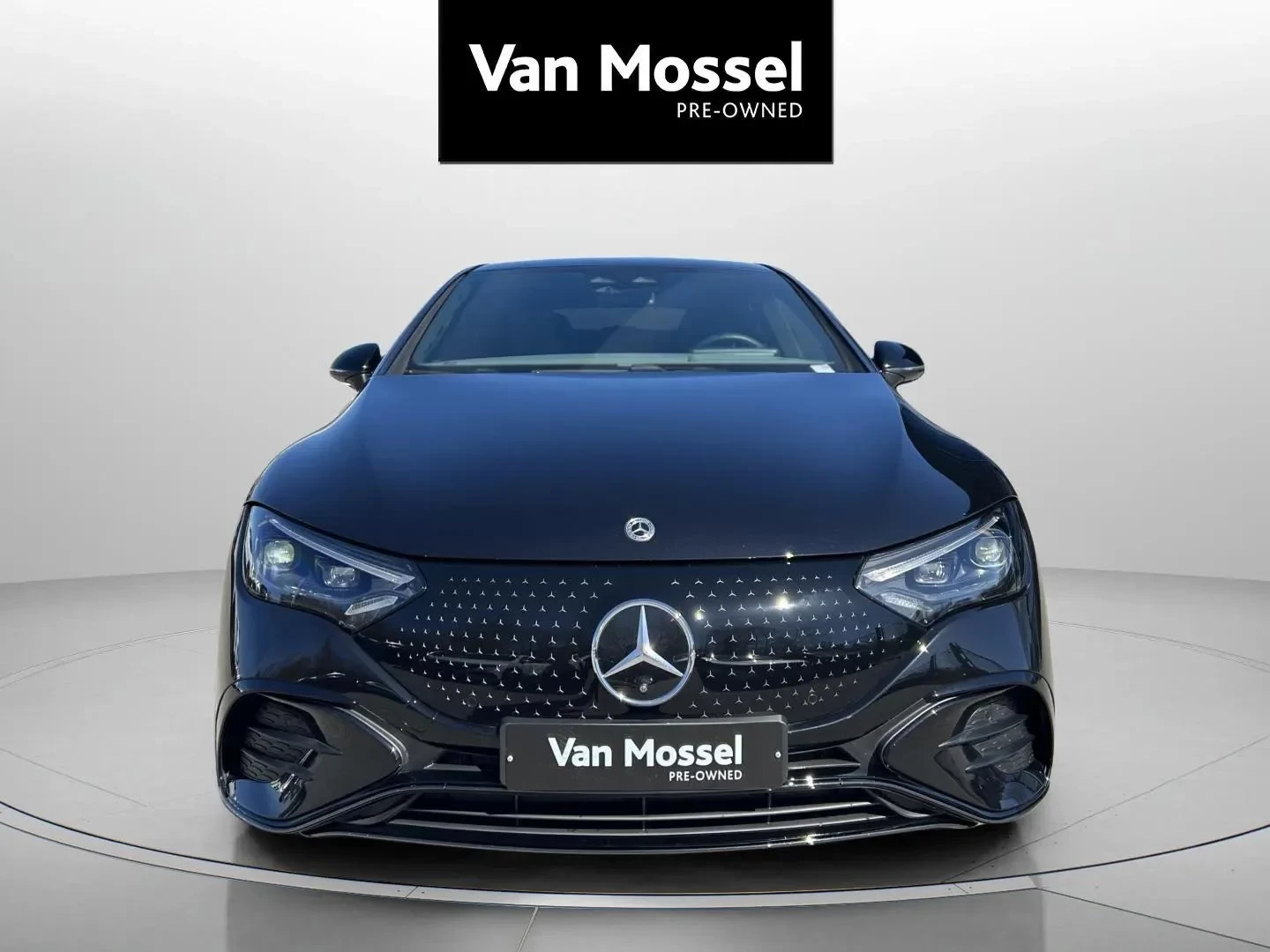 Mercedes-Benz-EQE-image-1