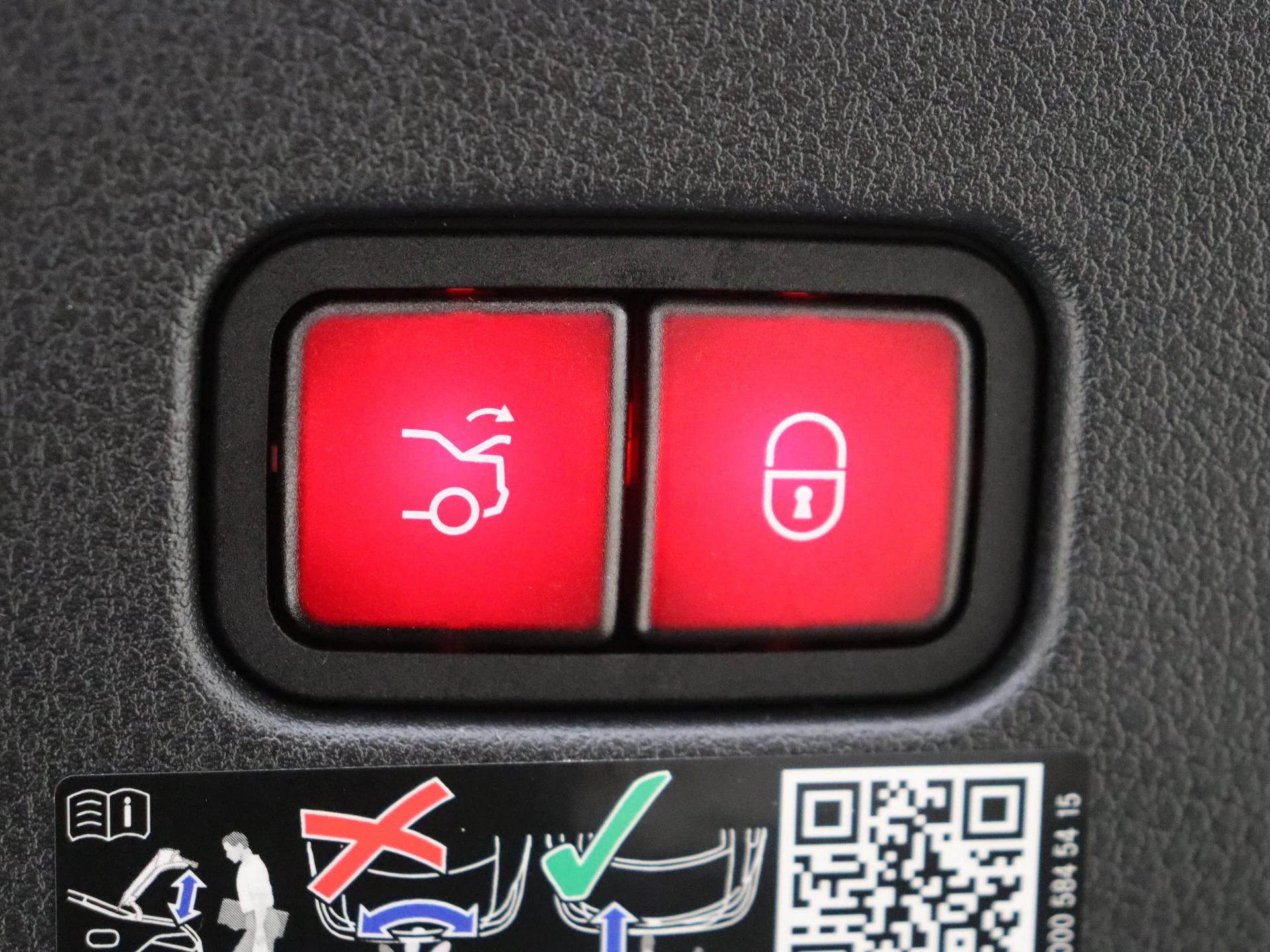 Mercedes-Benz-CLE-image-33