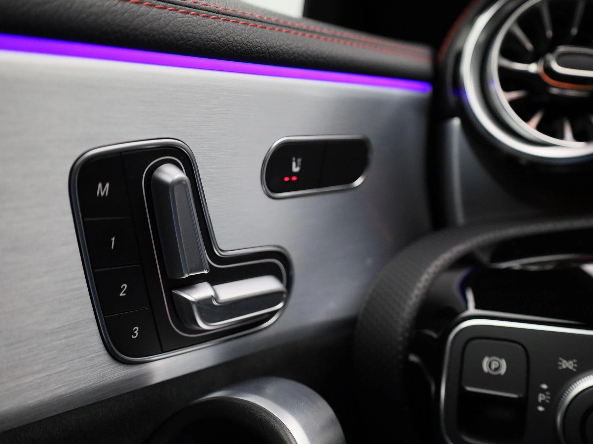 Mercedes-Benz-CLA-image-33