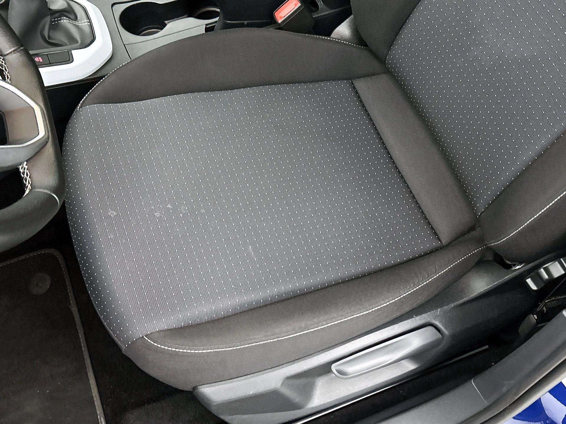 SEAT-Arona-image-14