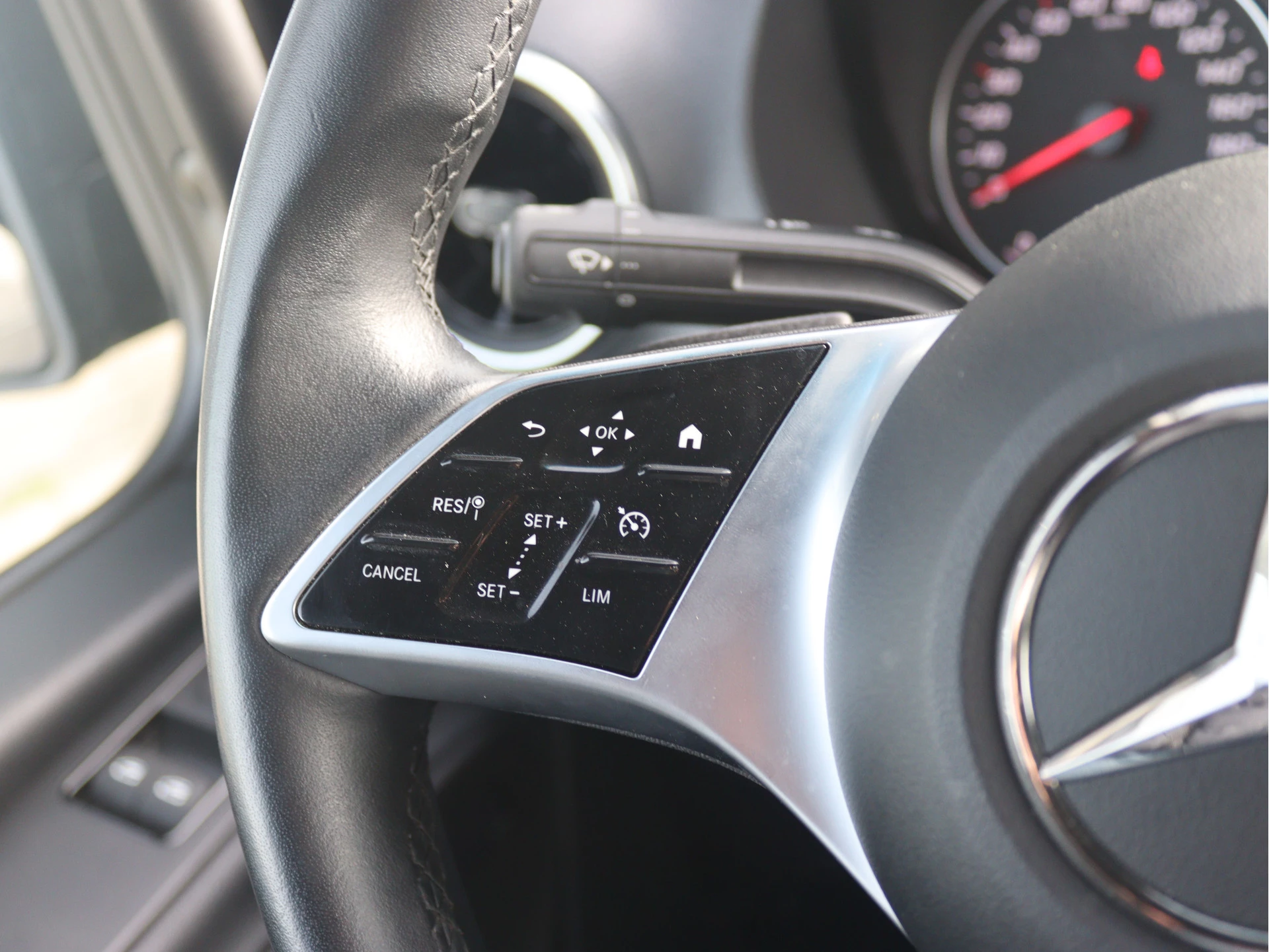 Mercedes-Benz-Sprinter-image-7