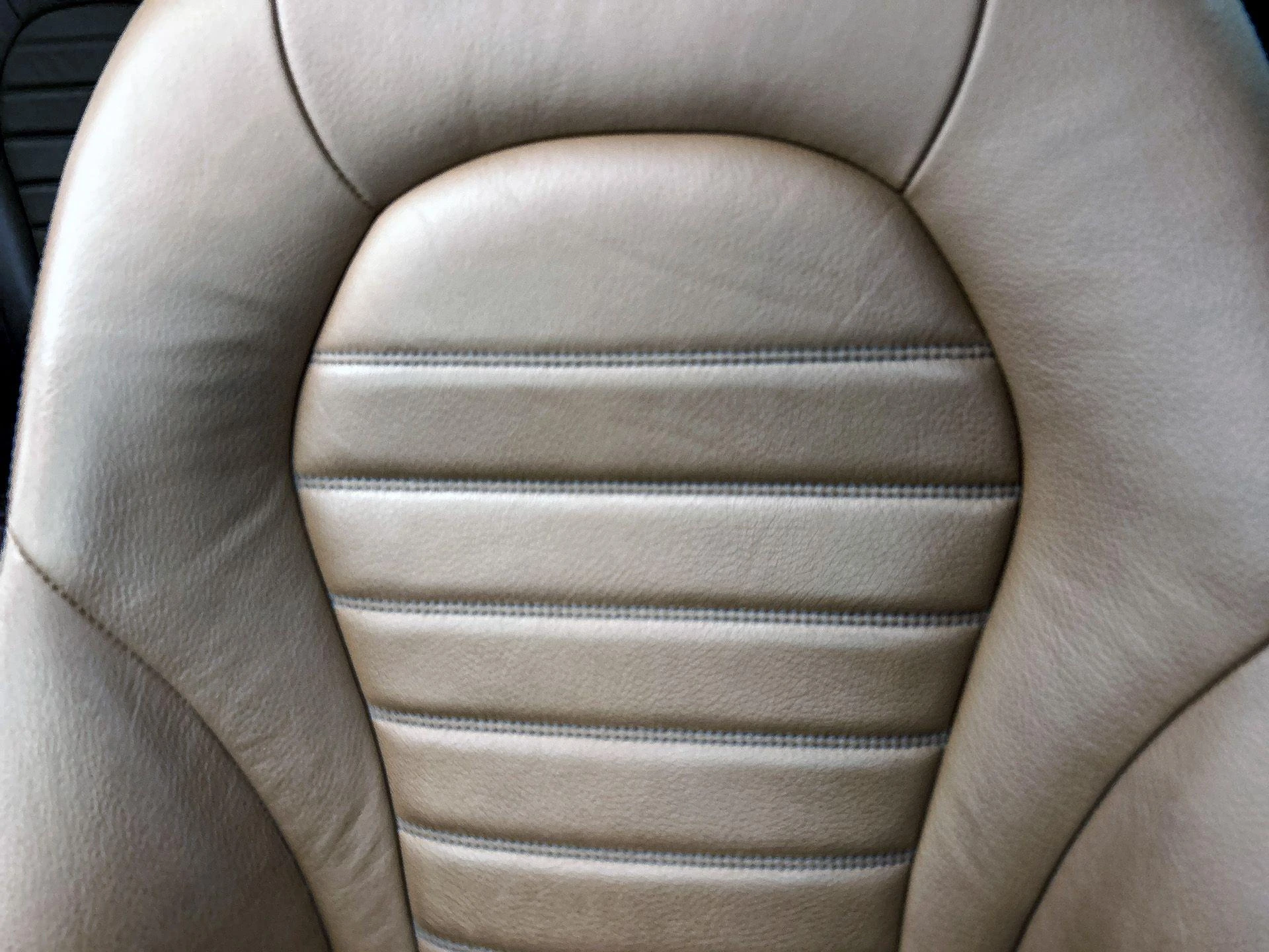 Mercedes-Benz-GLC-image-15