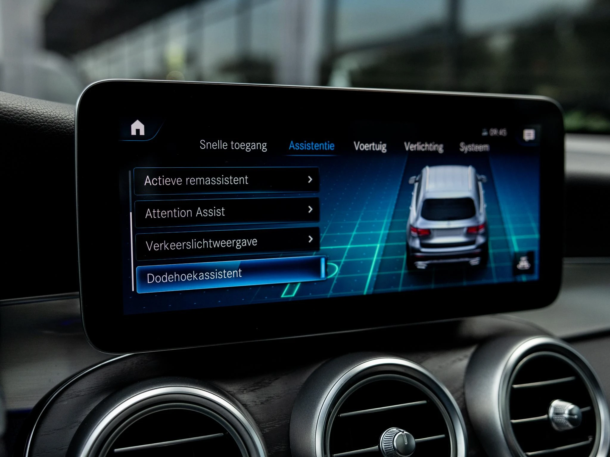 Mercedes-Benz-GLC-image-22