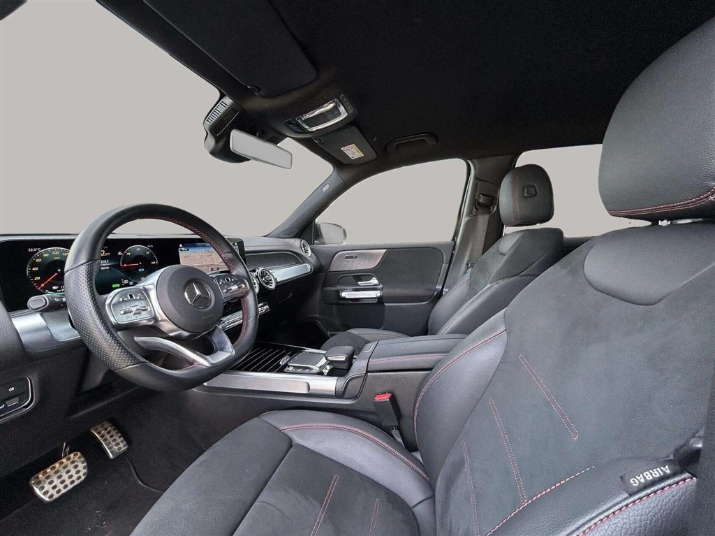 Mercedes-Benz-EQB-image-9
