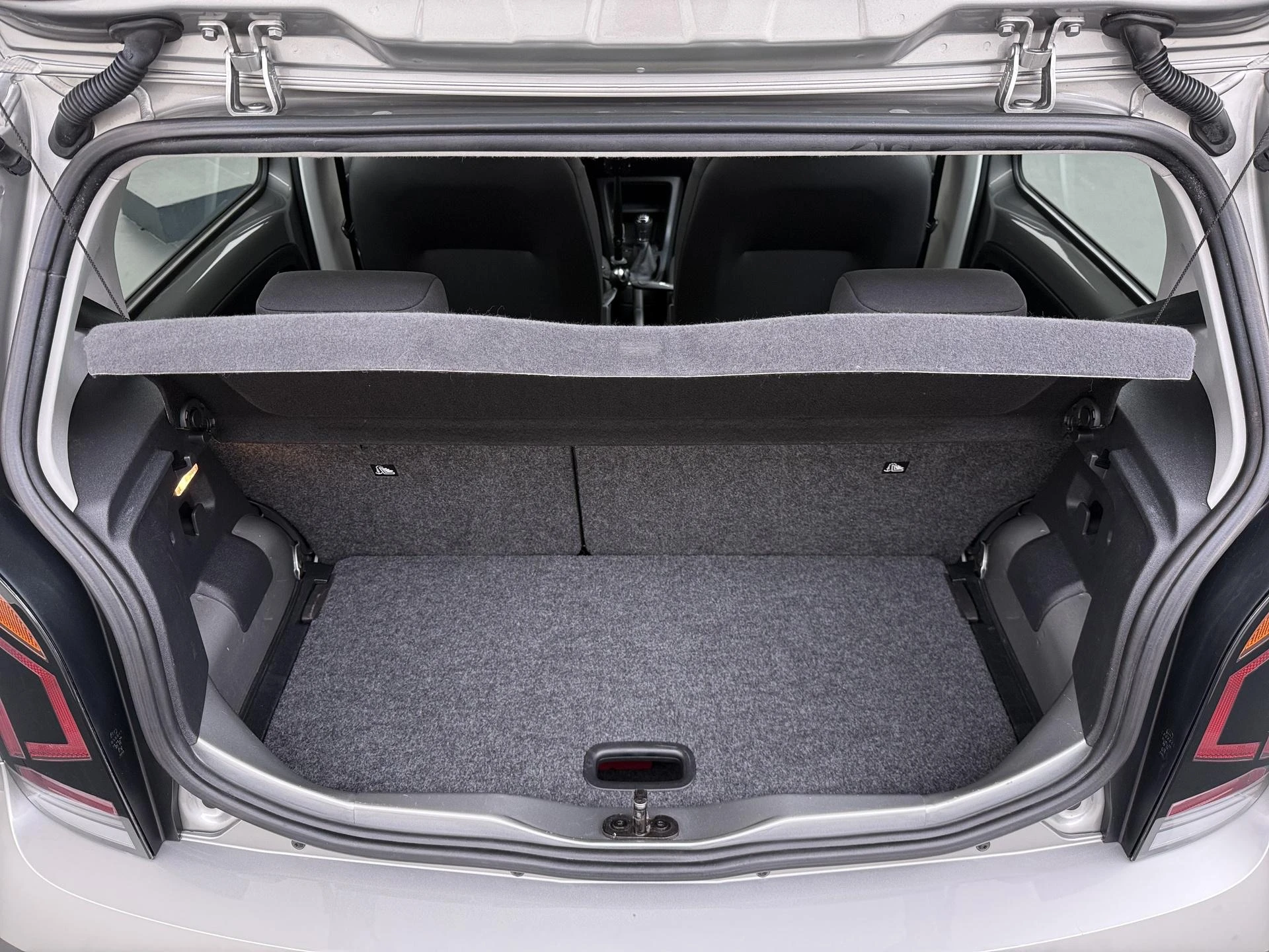 Volkswagen-up!-image-7