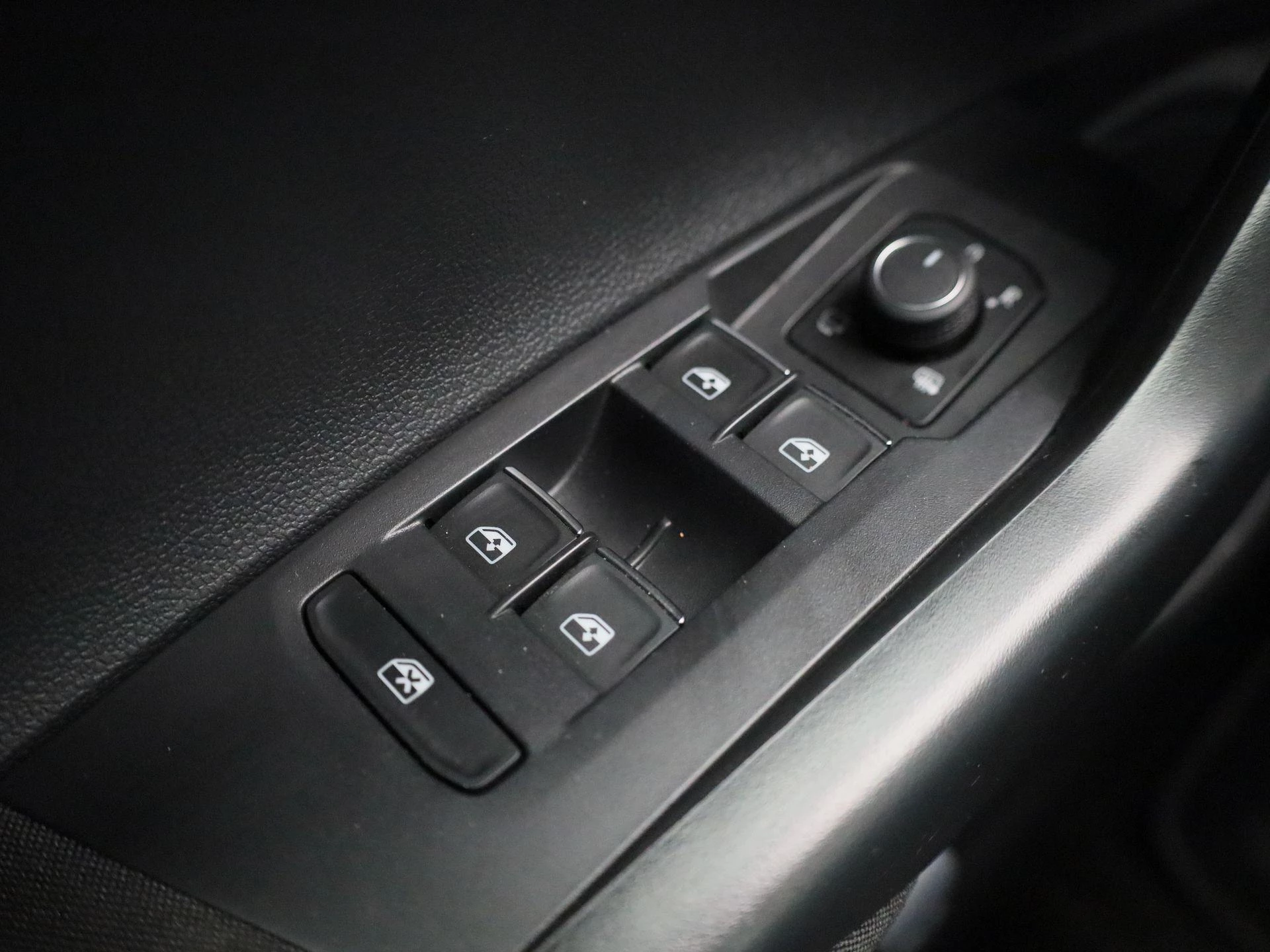 Volkswagen-Polo-image-29